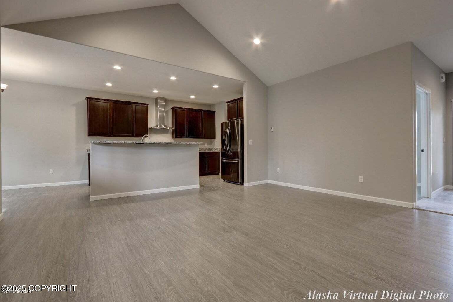 4121 E Harman Loop Property Photo 6
