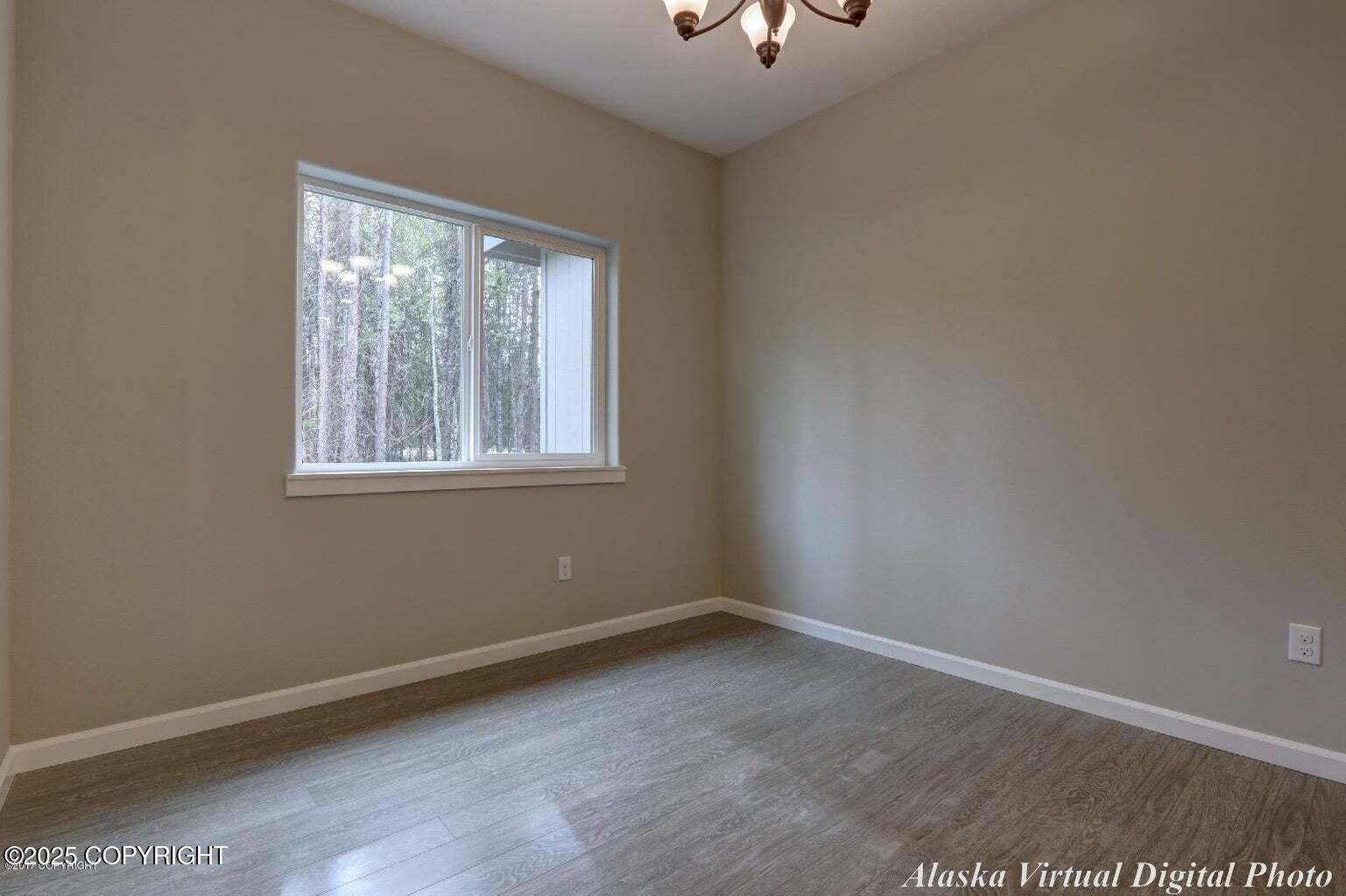4121 E Harman Loop Property Photo 8
