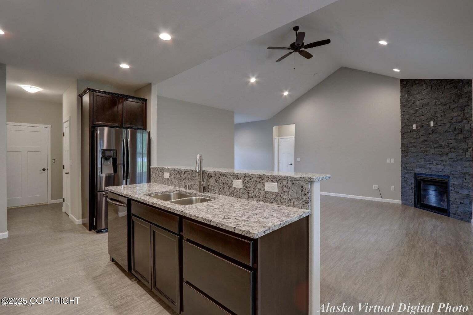 4121 E Harman Loop Property Photo 14