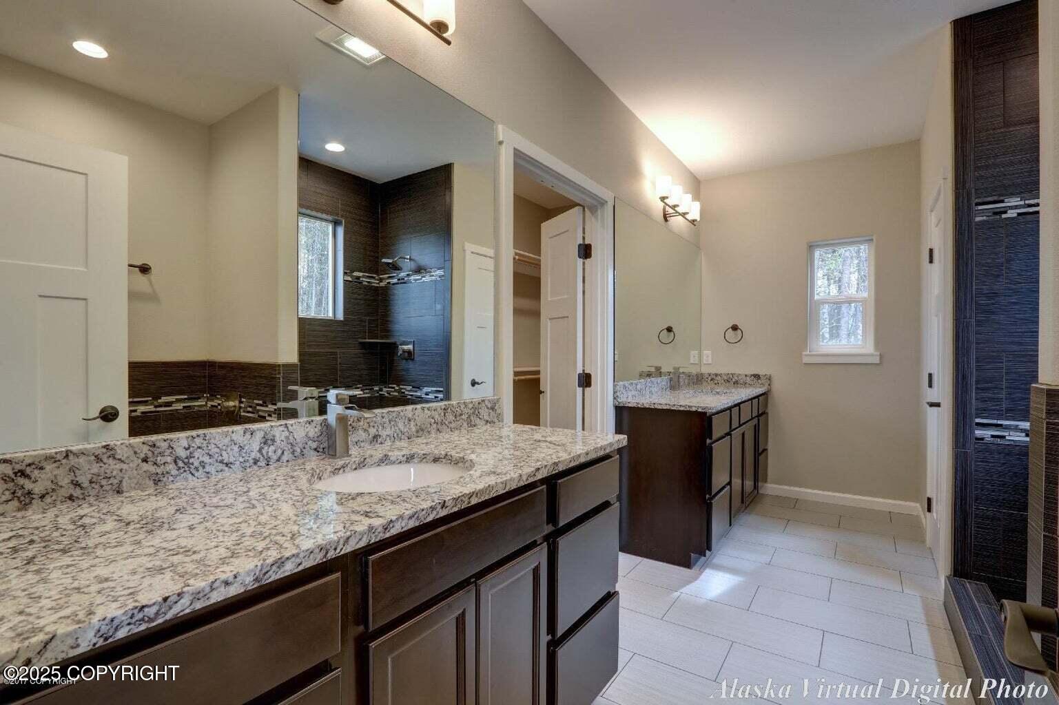 4121 E Harman Loop Property Photo 20
