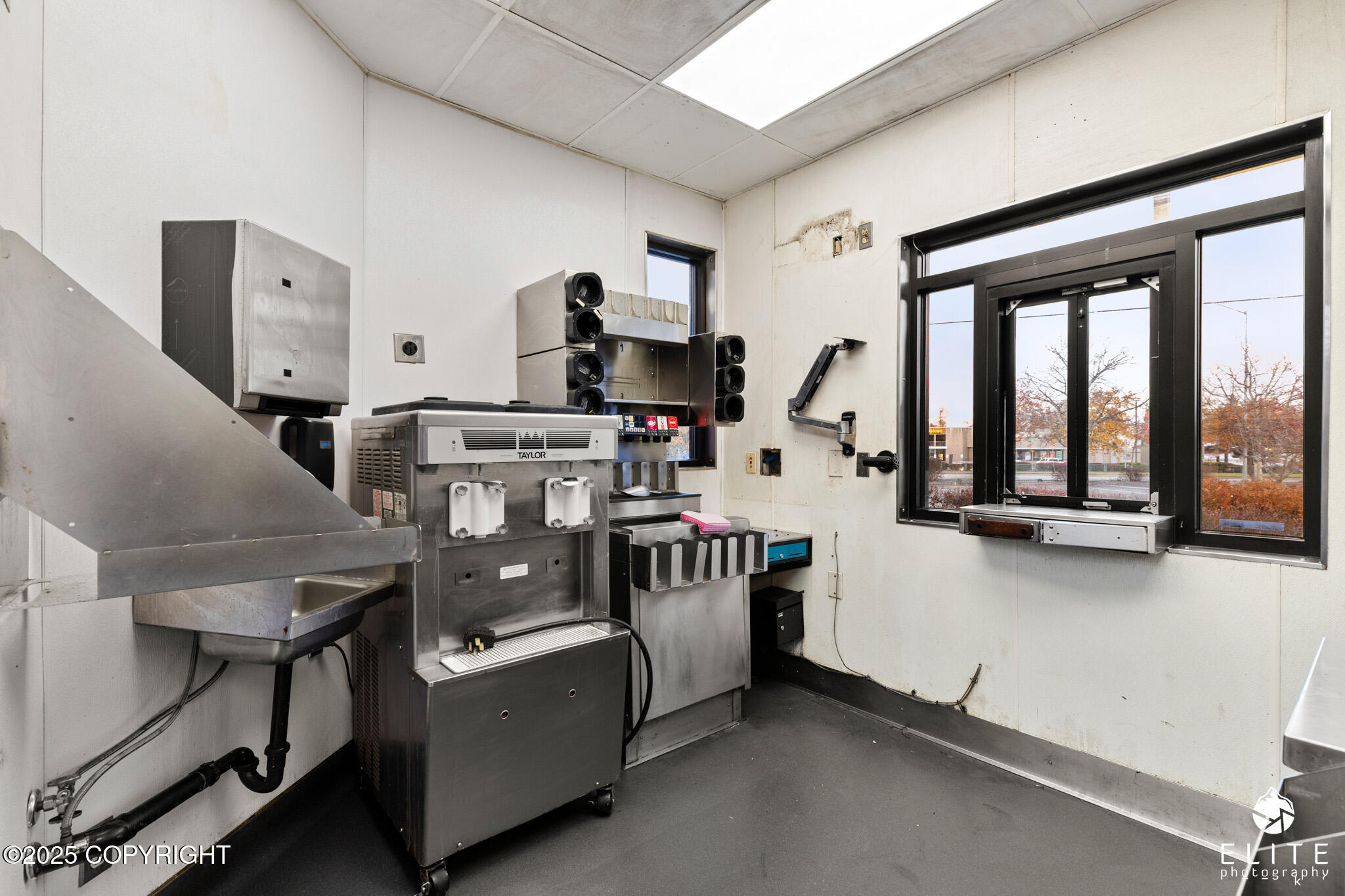 4407 Spenard Road Property Photo 13
