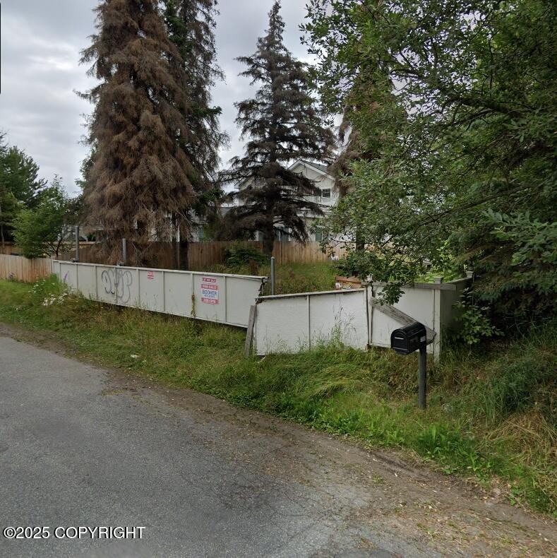 3507 Greenland Drive Property Photo 3