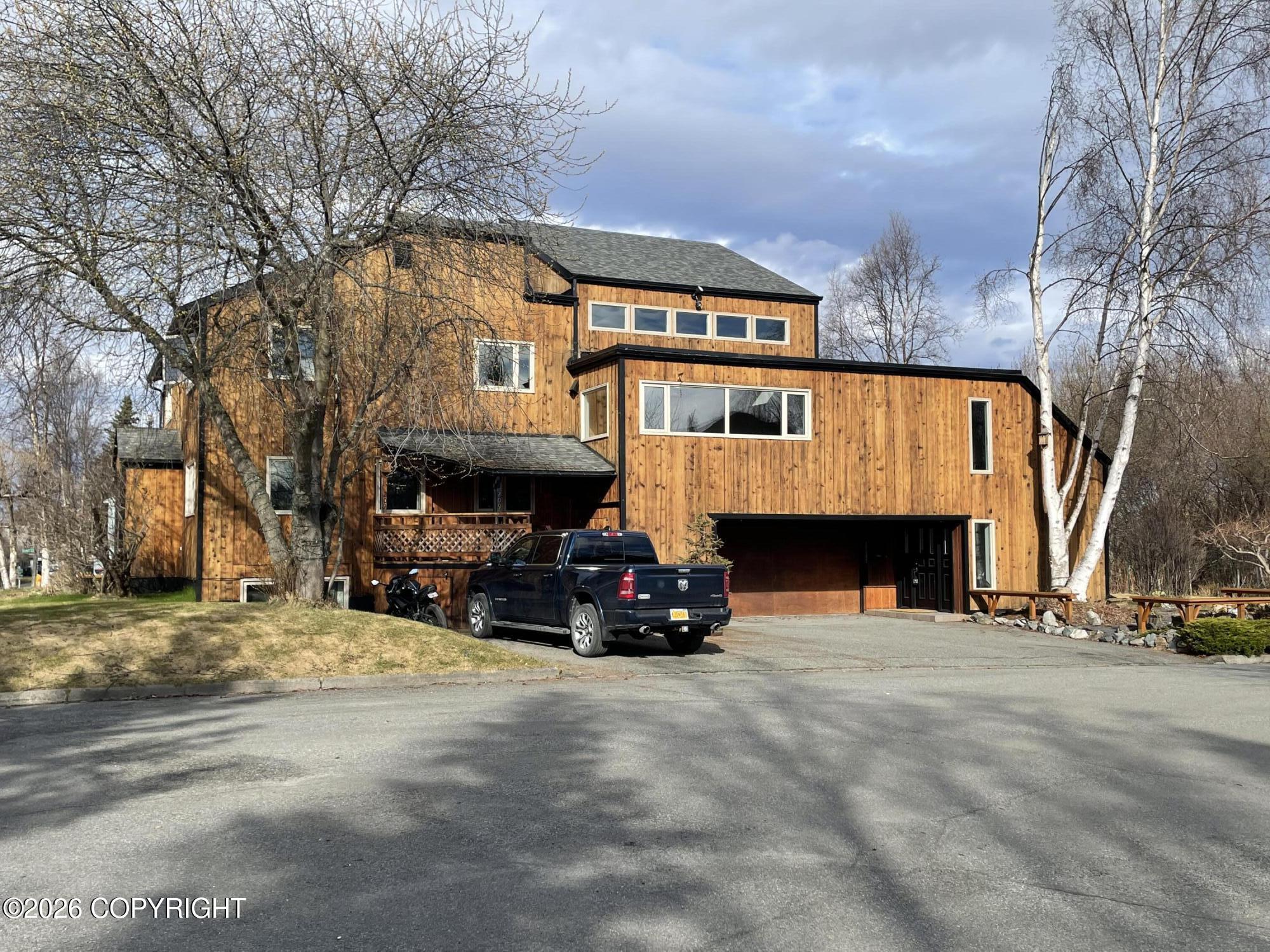211 W Manor Avenue Property Photo 1