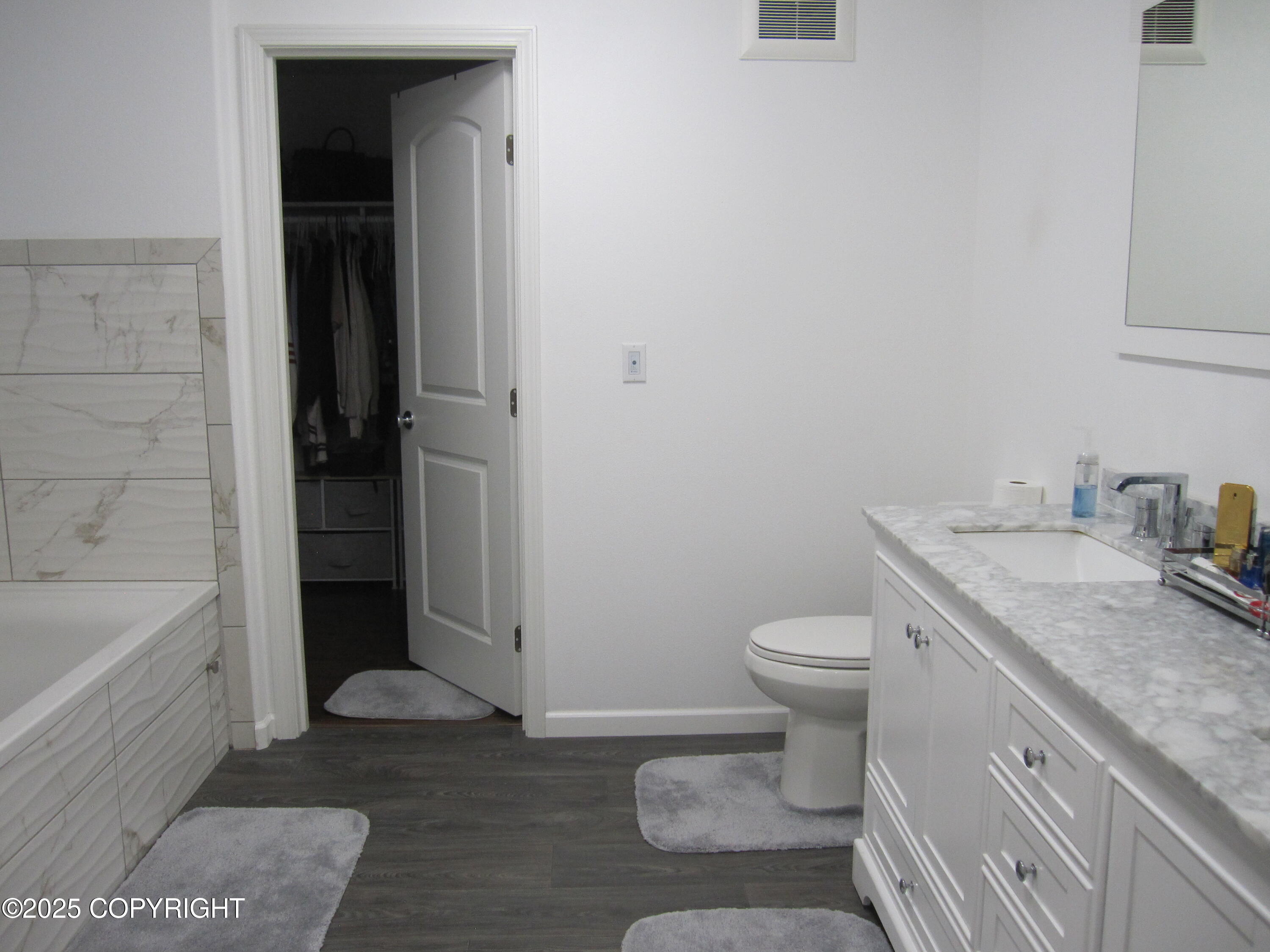 5512 Isaac Hawk Property Photo 21