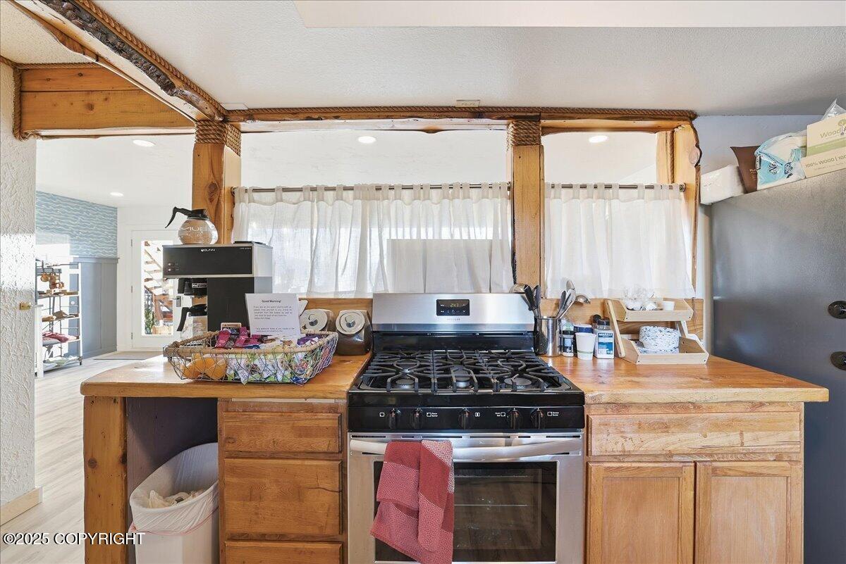 895 Ocean Drive Loop Property Photo 17