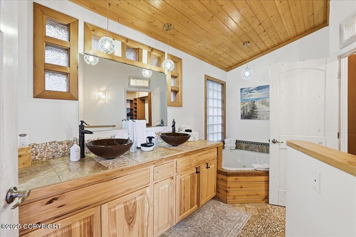 895 Ocean Drive Loop Property Photo 43