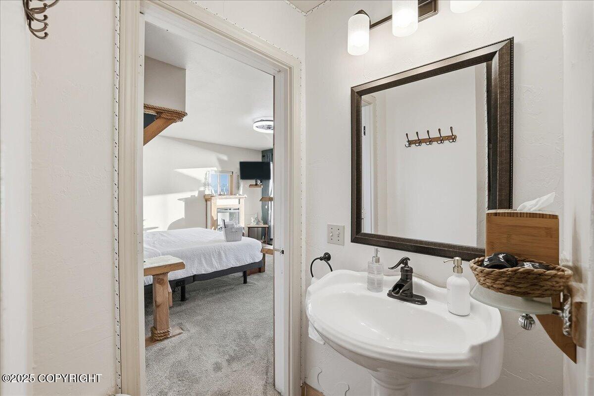 895 Ocean Drive Loop Property Photo 38