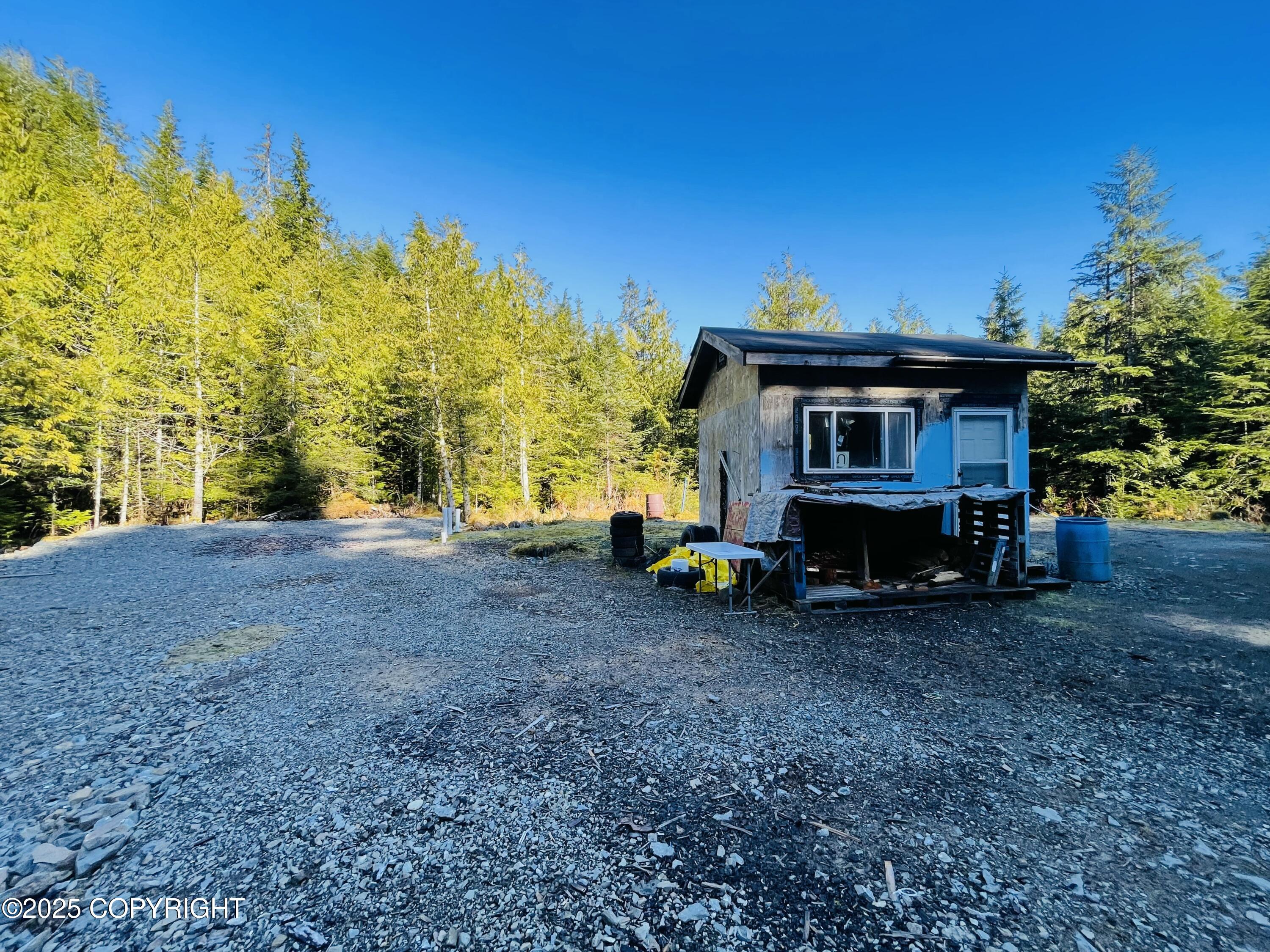 L5b Setter Lake Road Property Photo 15