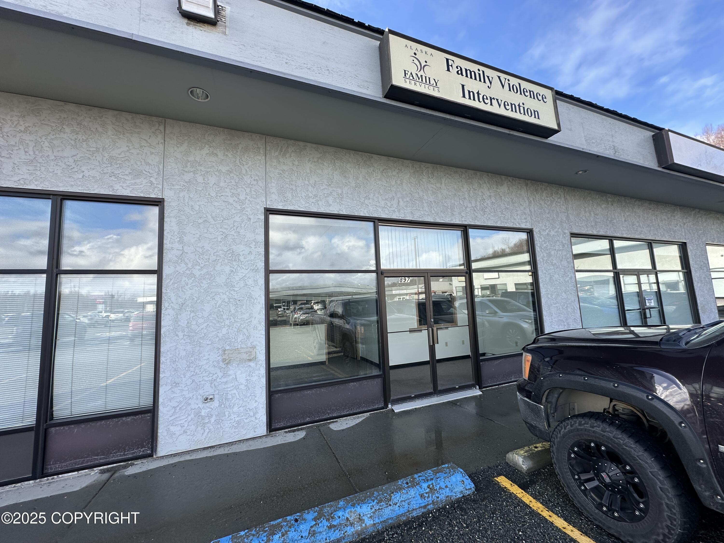 897 Commercial Drive Property Photo 2