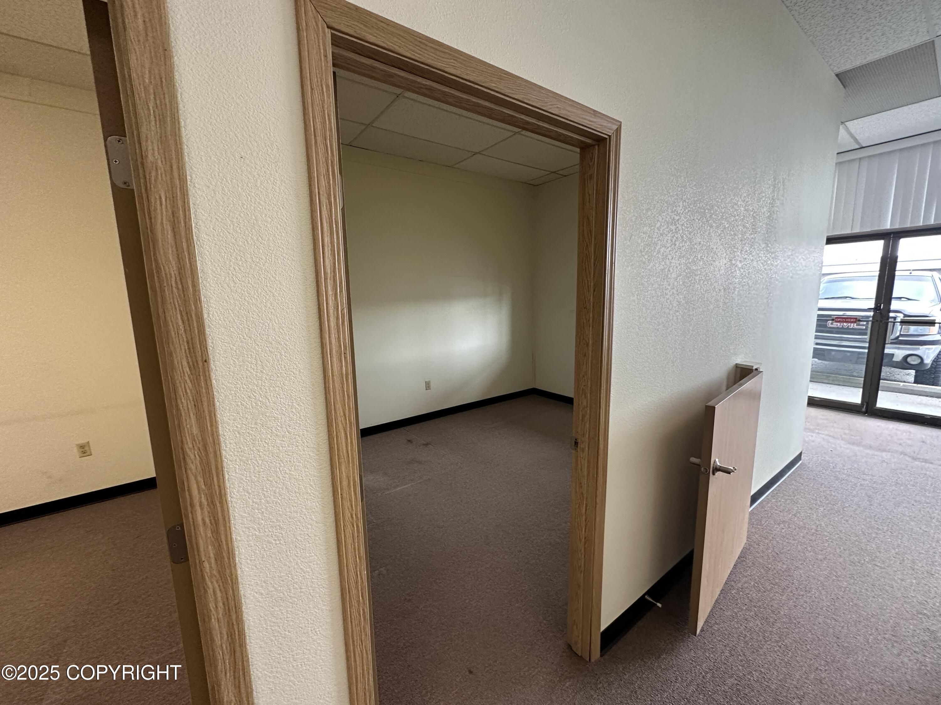 897 Commercial Drive Property Photo 10