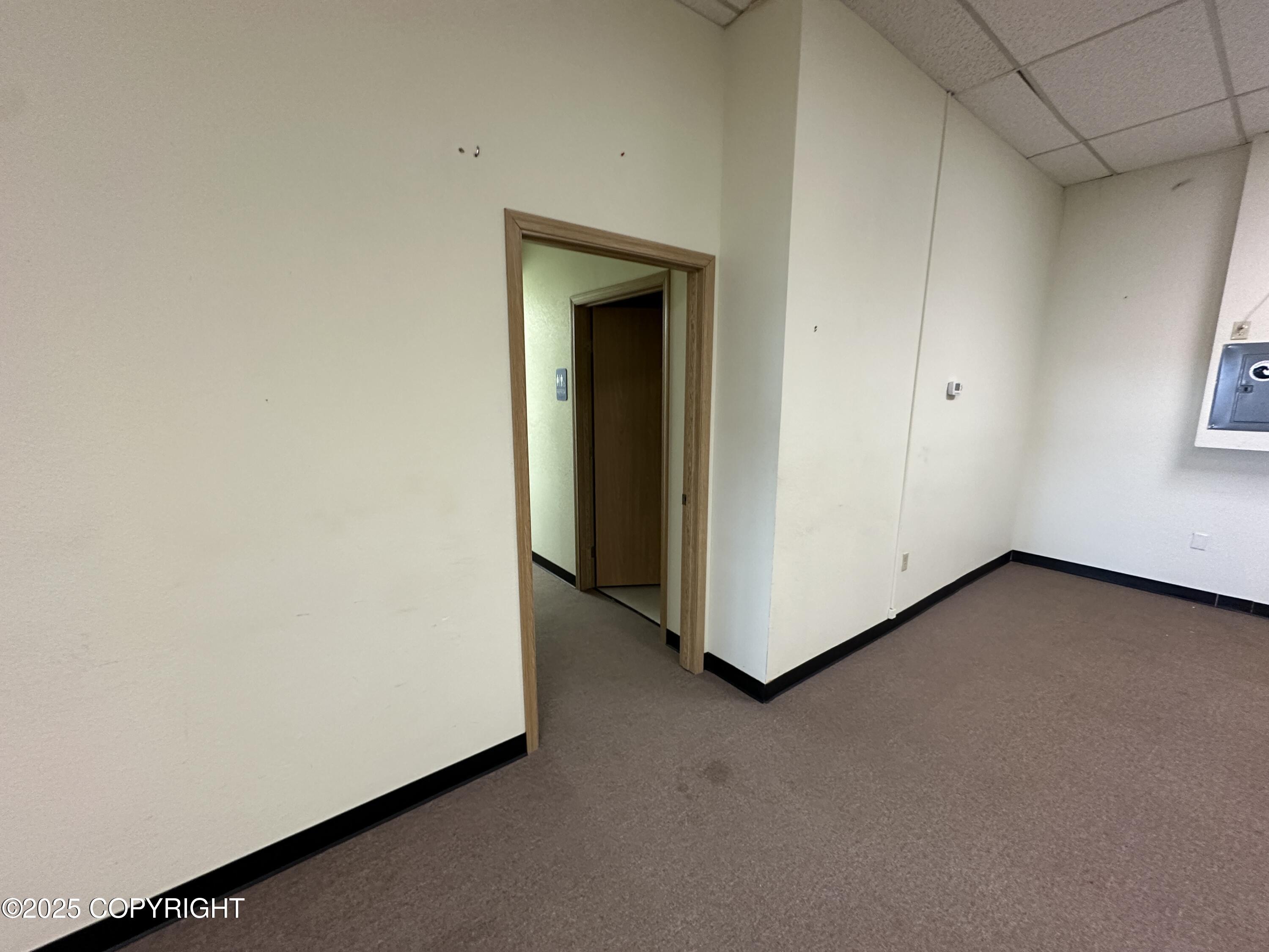 897 Commercial Drive Property Photo 12