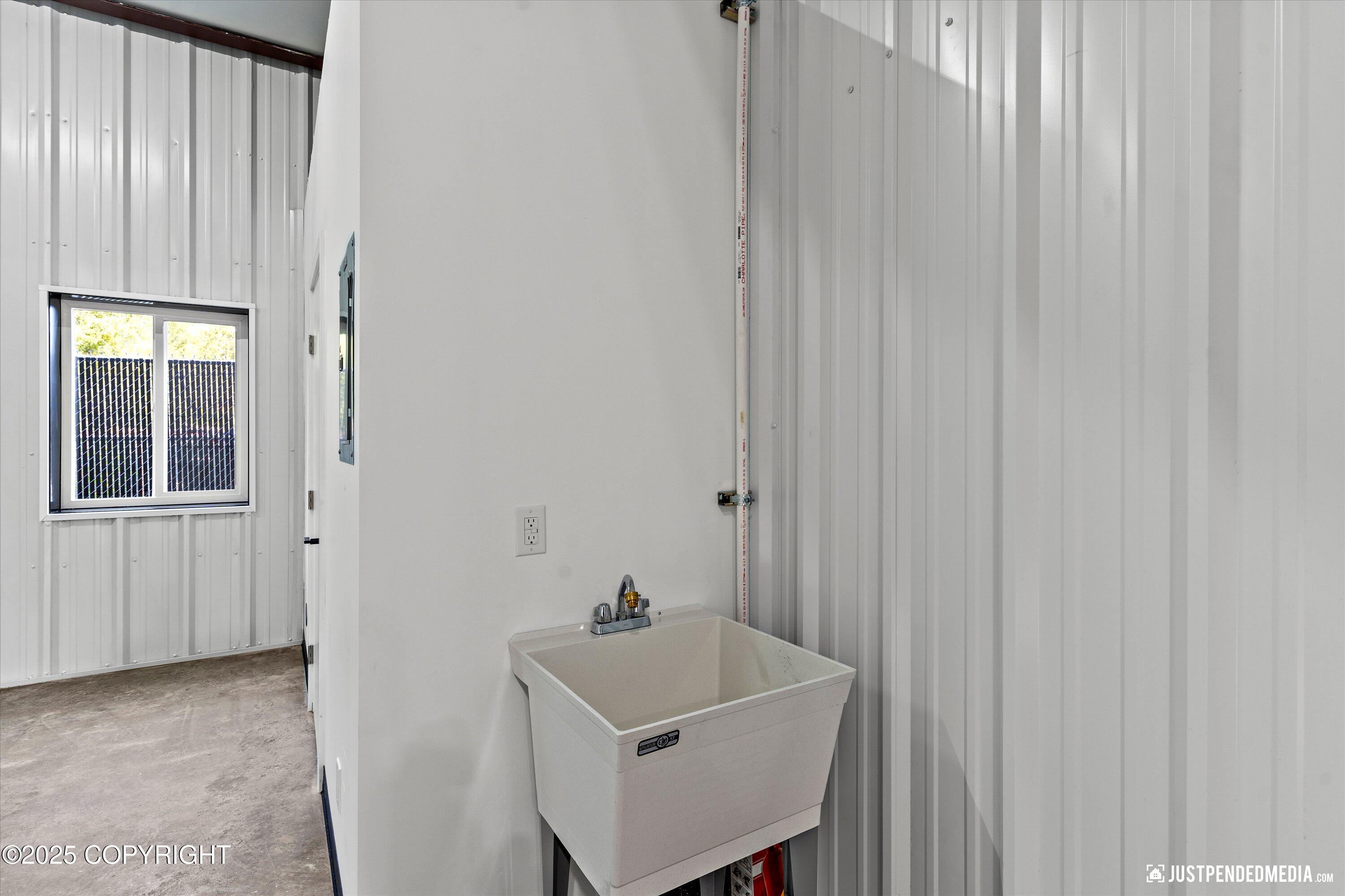 12872 Old Seward Highway #2 Property Photo 25