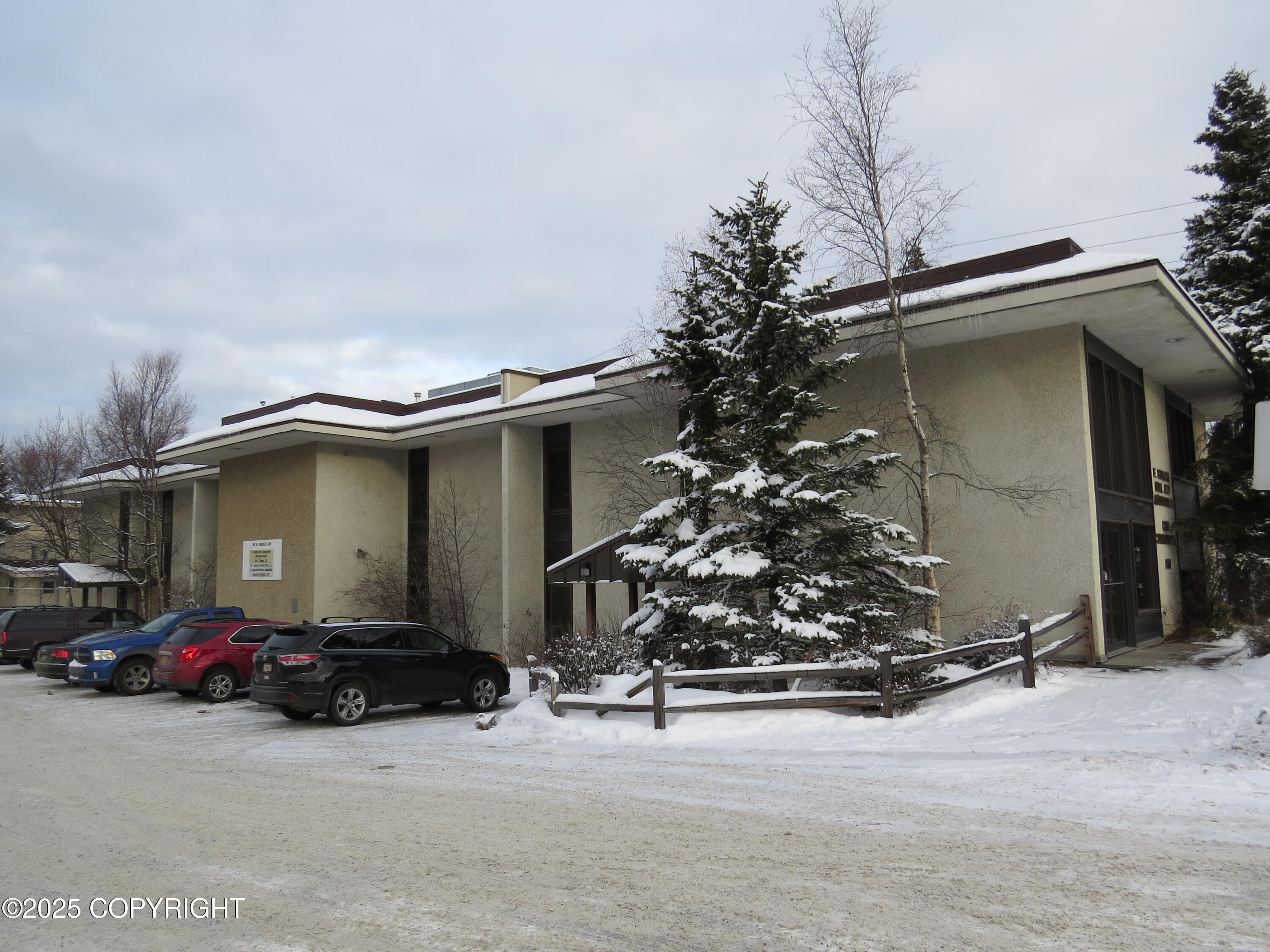 801 W Fireweed Lane Property Photo 1