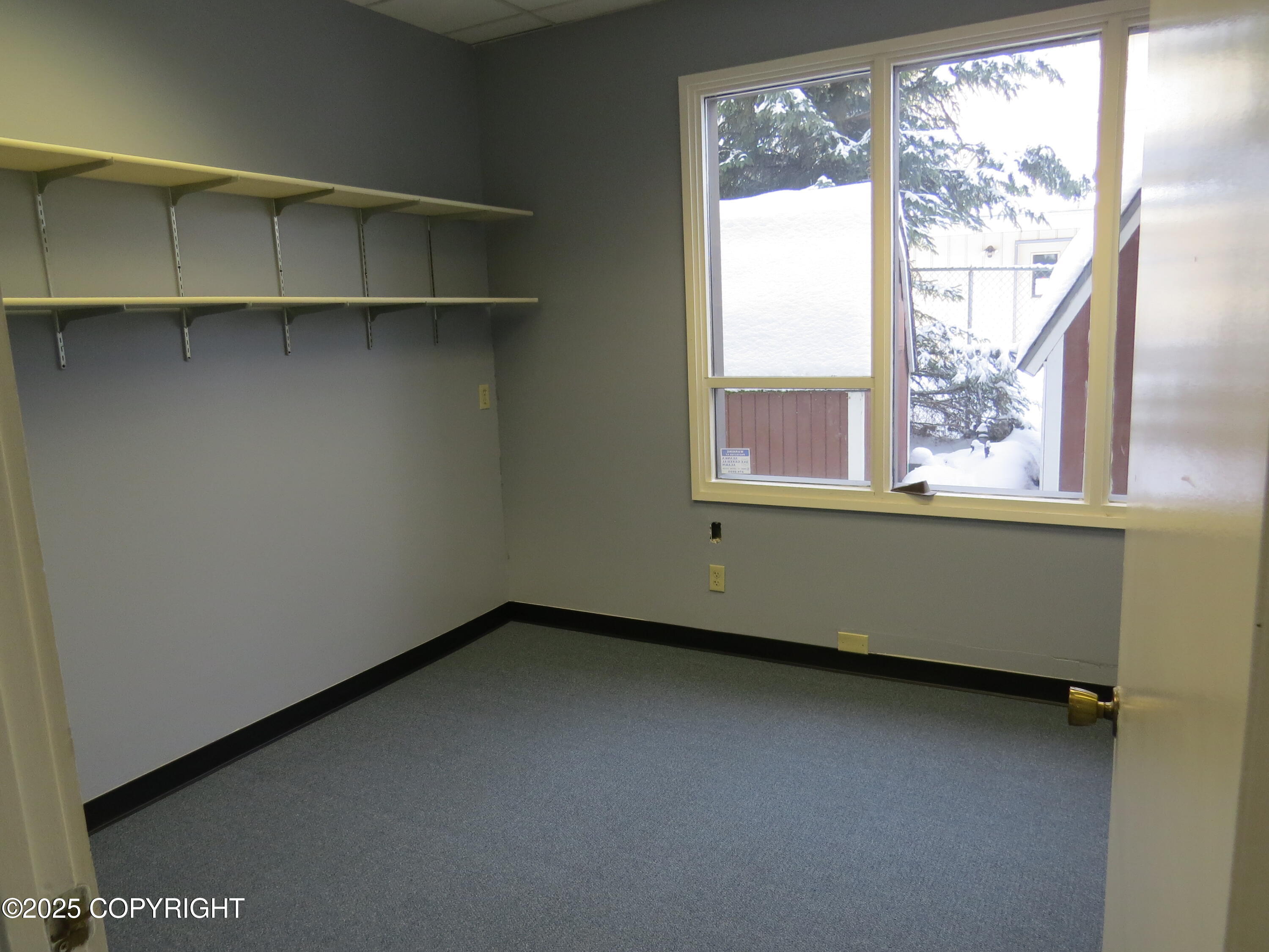 801 W Fireweed Lane Property Photo 2