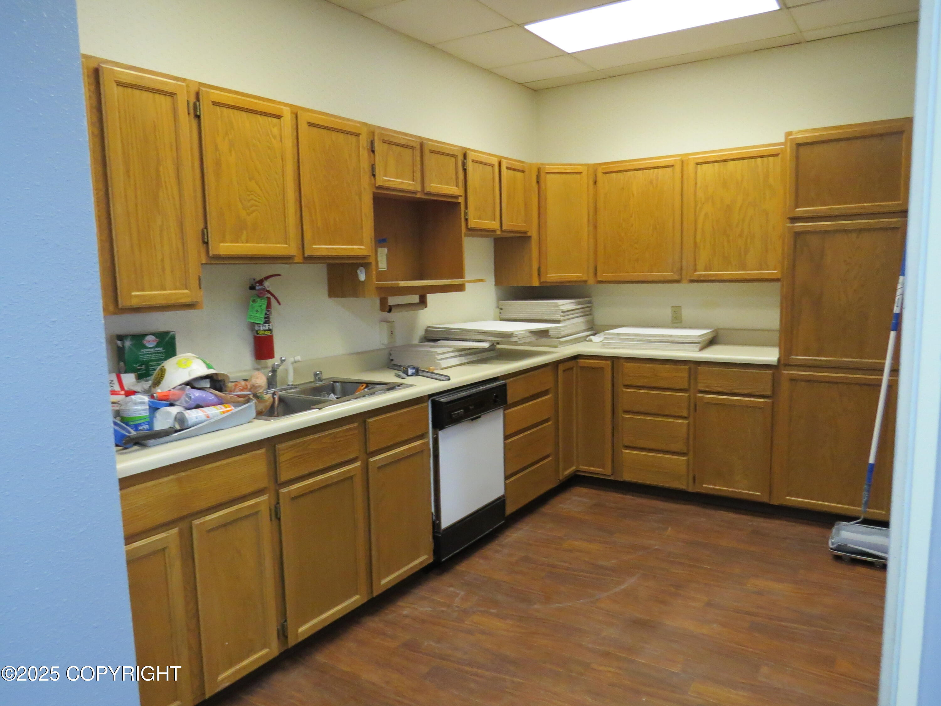 801 W Fireweed Lane Property Photo 8