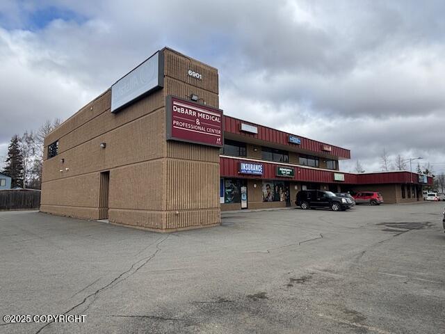 6901 Debarr Road #202 Property Photo 2