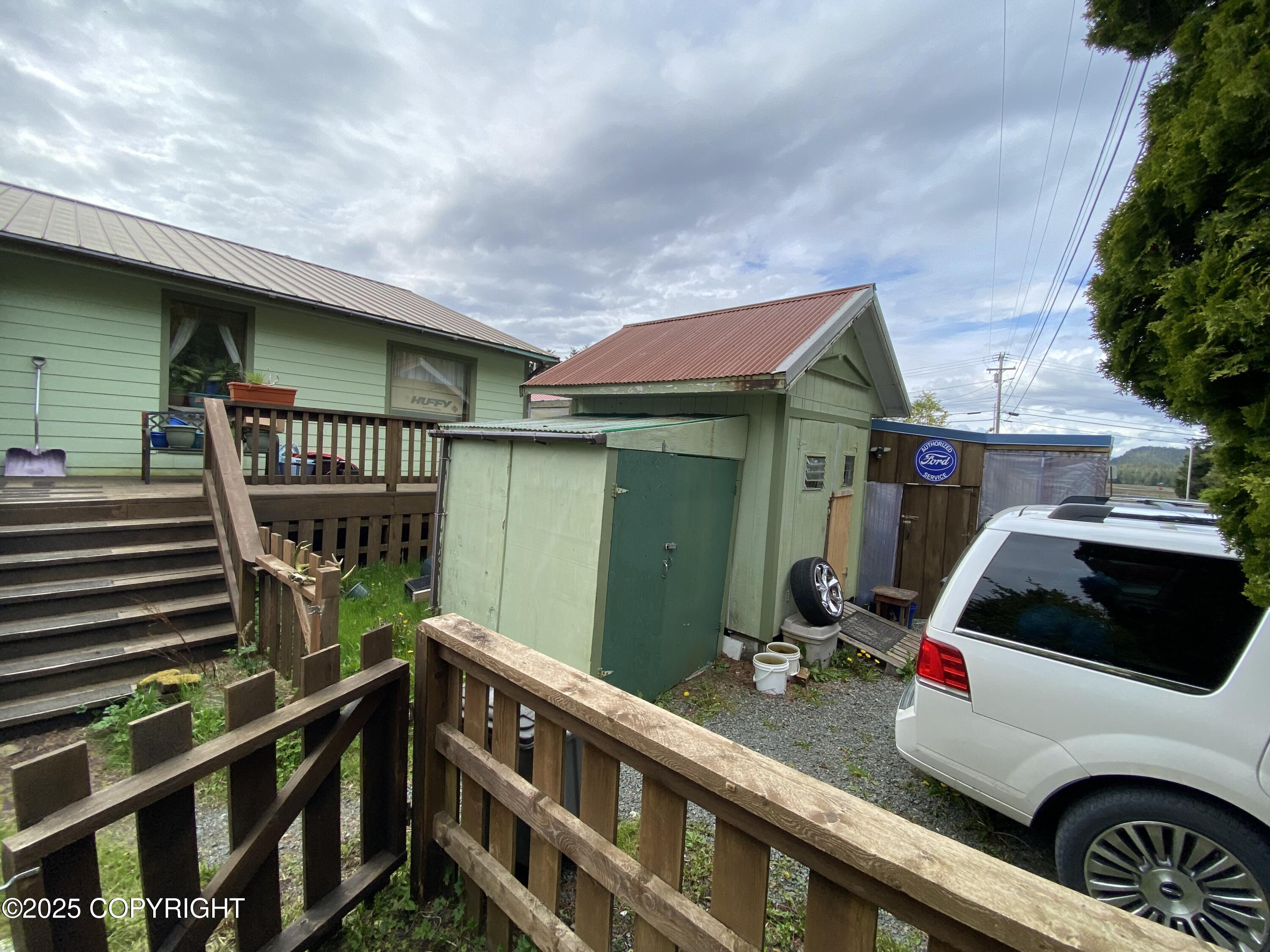 1906 Hamilton Drive Property Photo 2