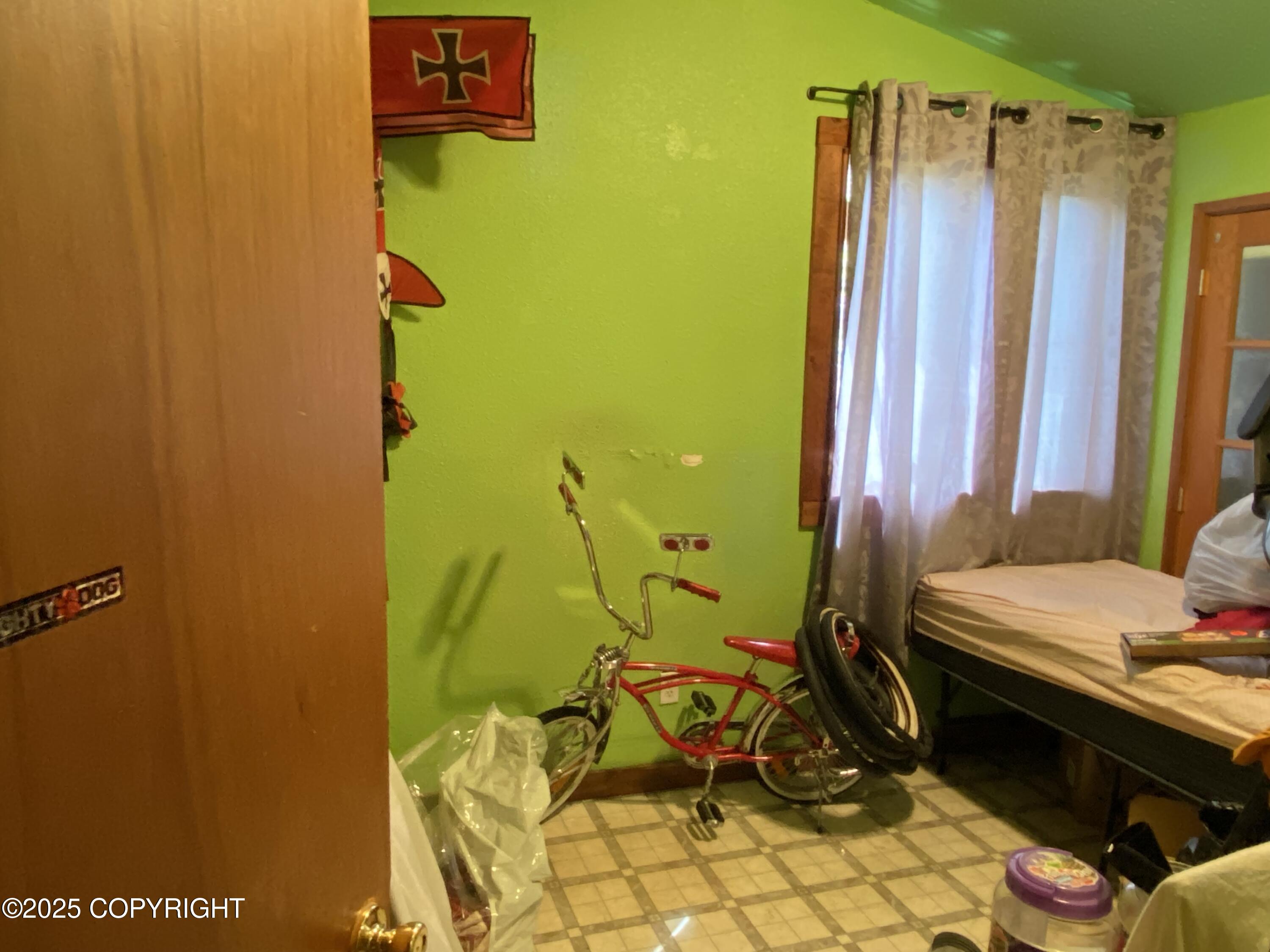 1906 Hamilton Drive Property Photo 9