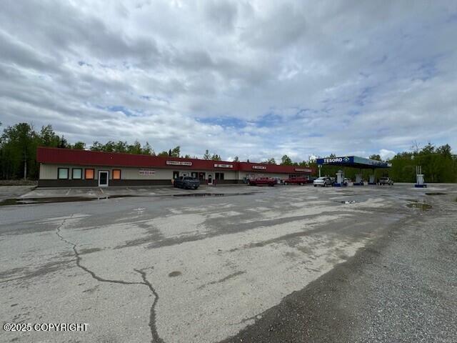 31334 W Parks Highway Property Photo 2