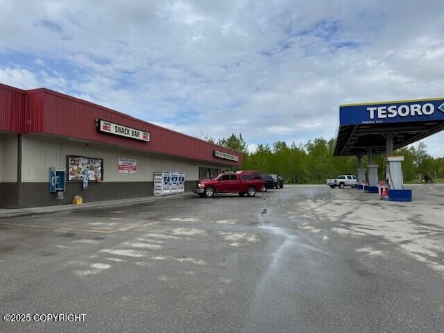 31334 W Parks Highway Property Photo 3