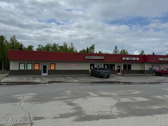 31334 W Parks Highway Property Photo 1