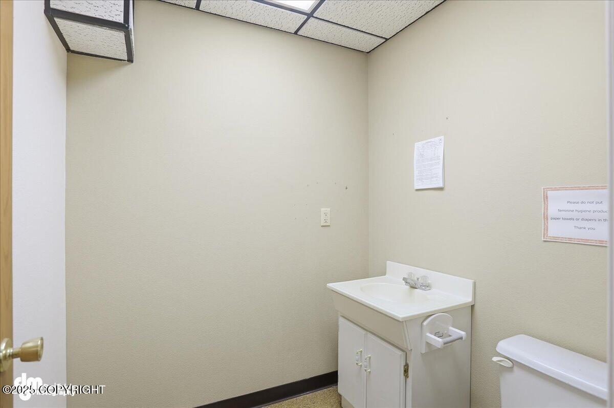 1649 W Parks Highway Property Photo 27