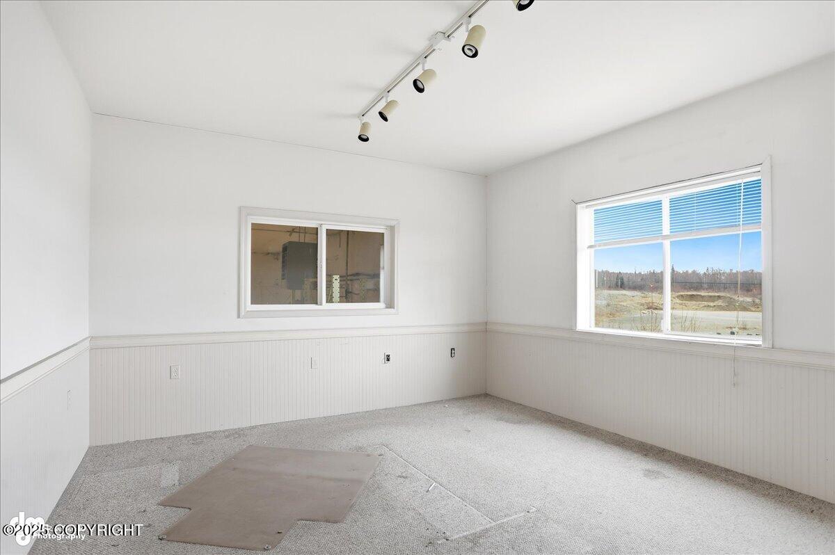1649 W Parks Highway Property Photo 43