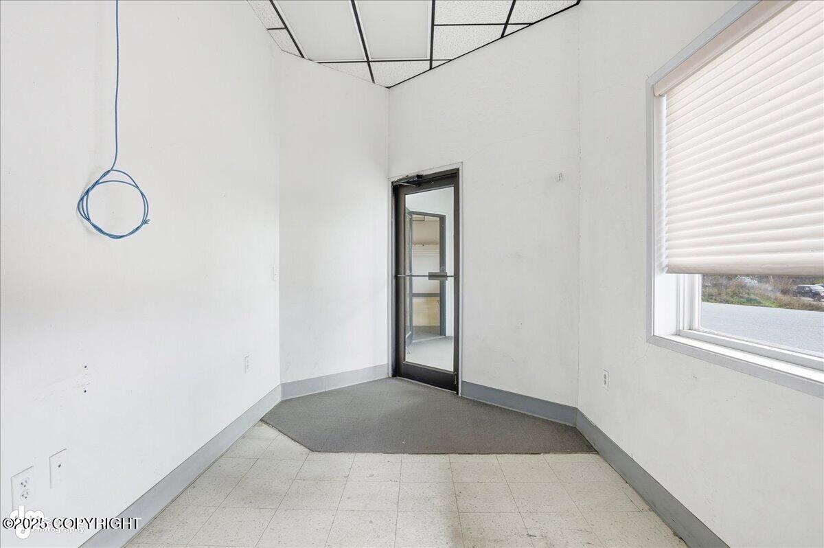 1649 W Parks Highway Property Photo 49