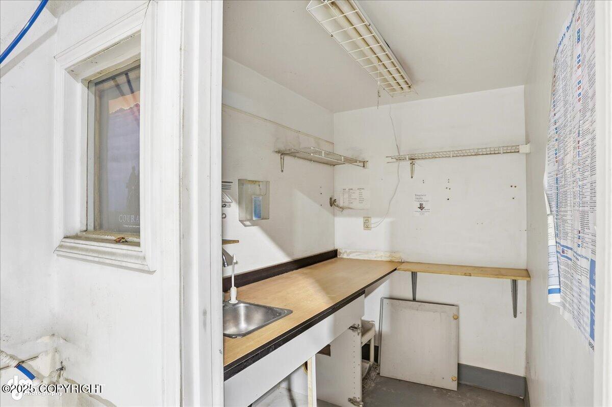 1649 W Parks Highway Property Photo 65