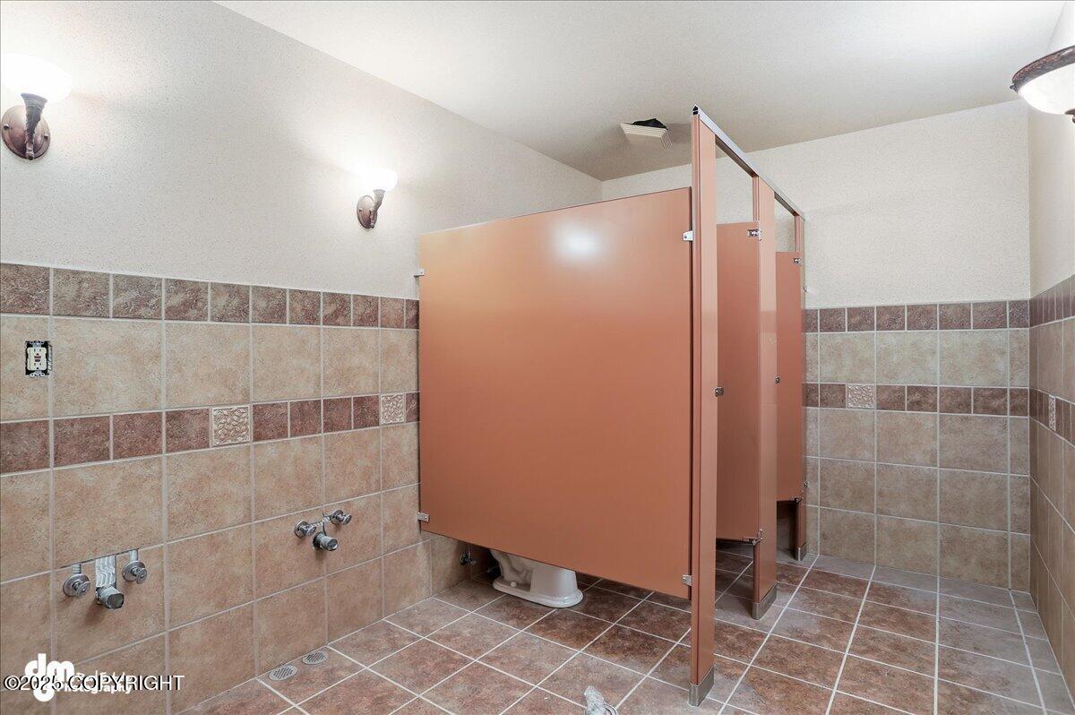 1649 W Parks Highway Property Photo 93