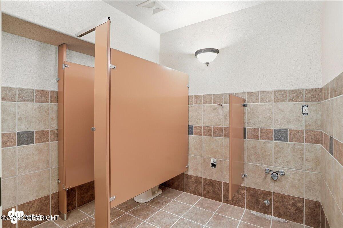 1649 W Parks Highway Property Photo 94