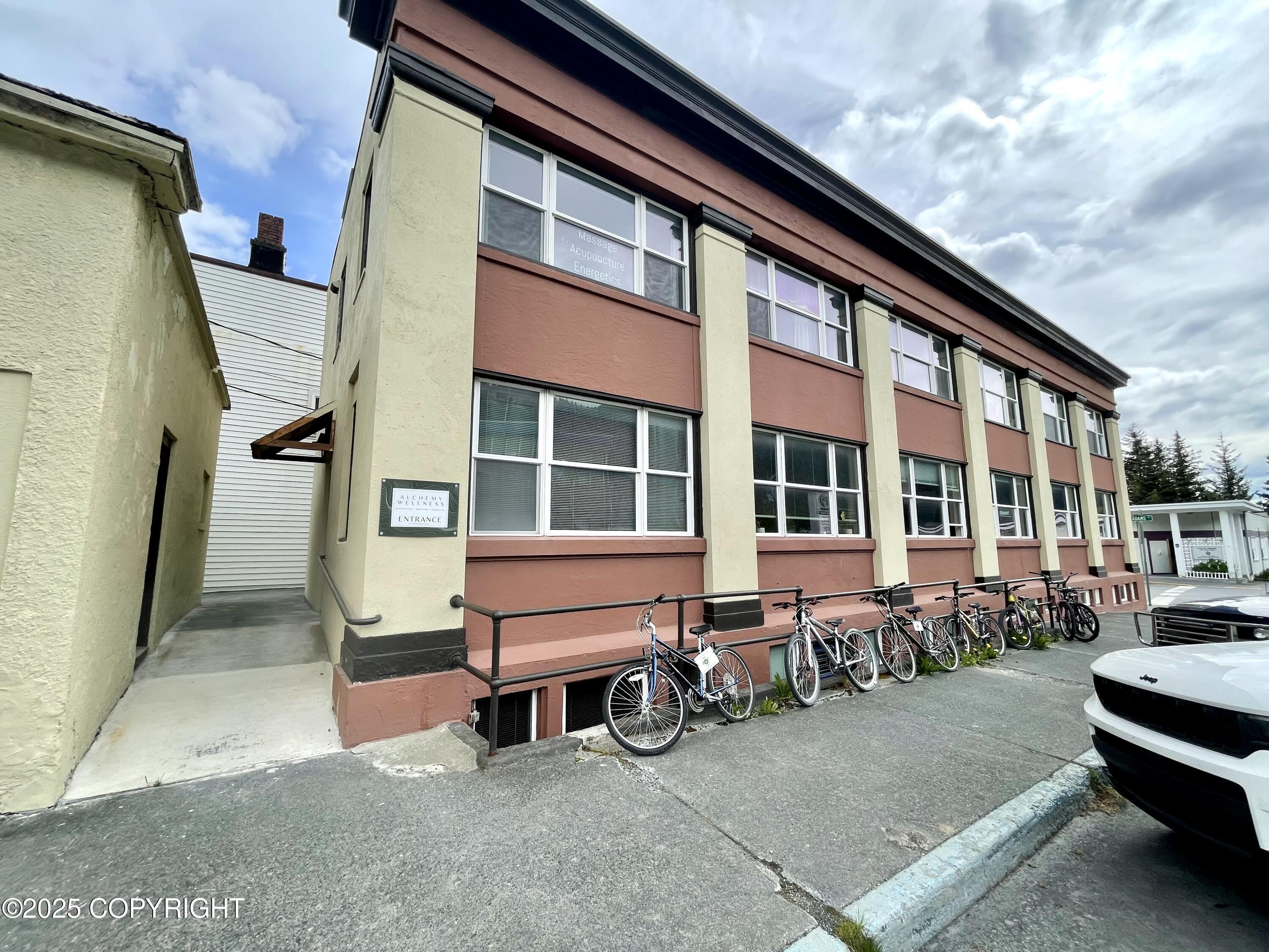 500 Adams Street Property Photo 3