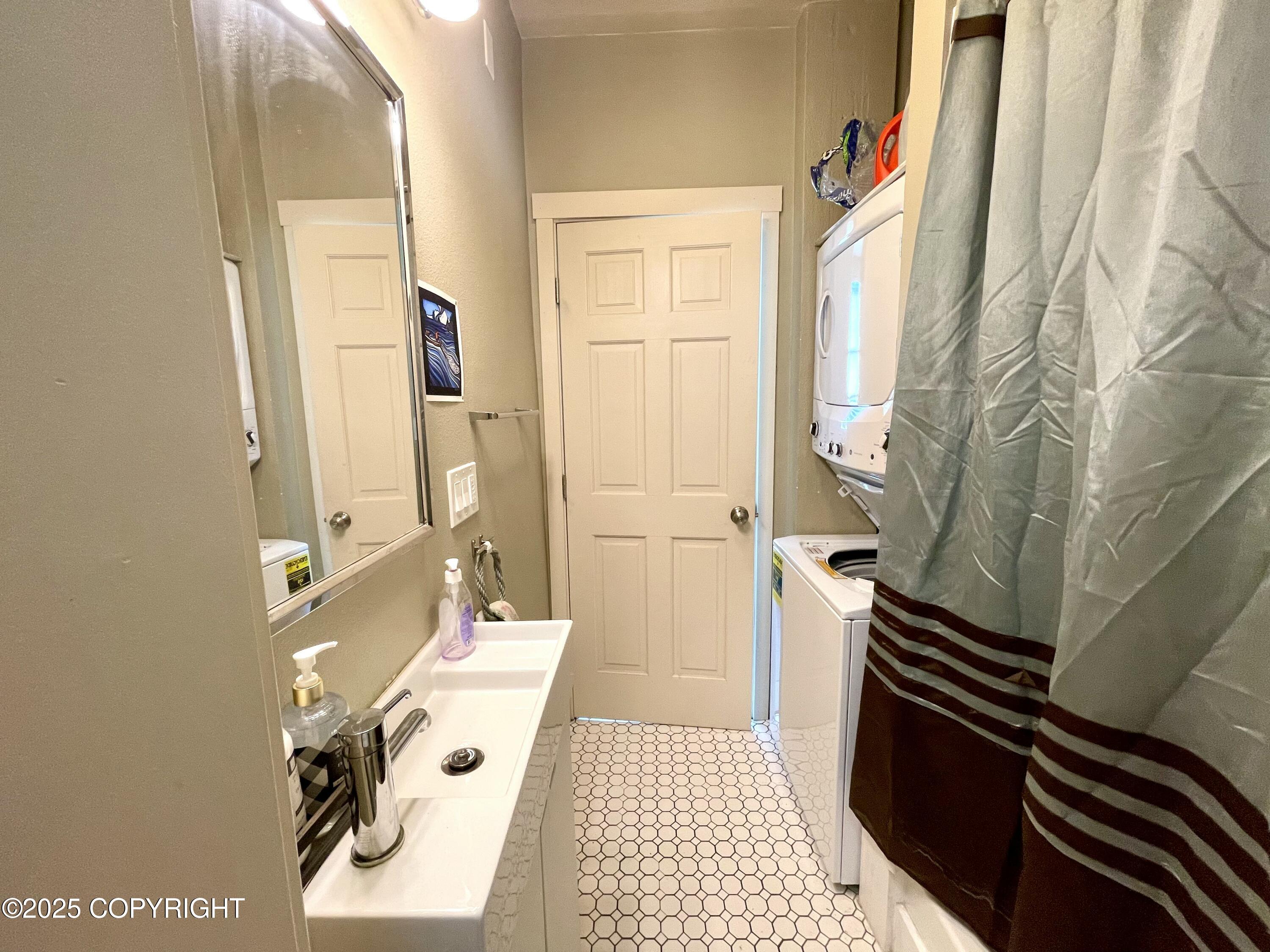500 Adams Street Property Photo 18