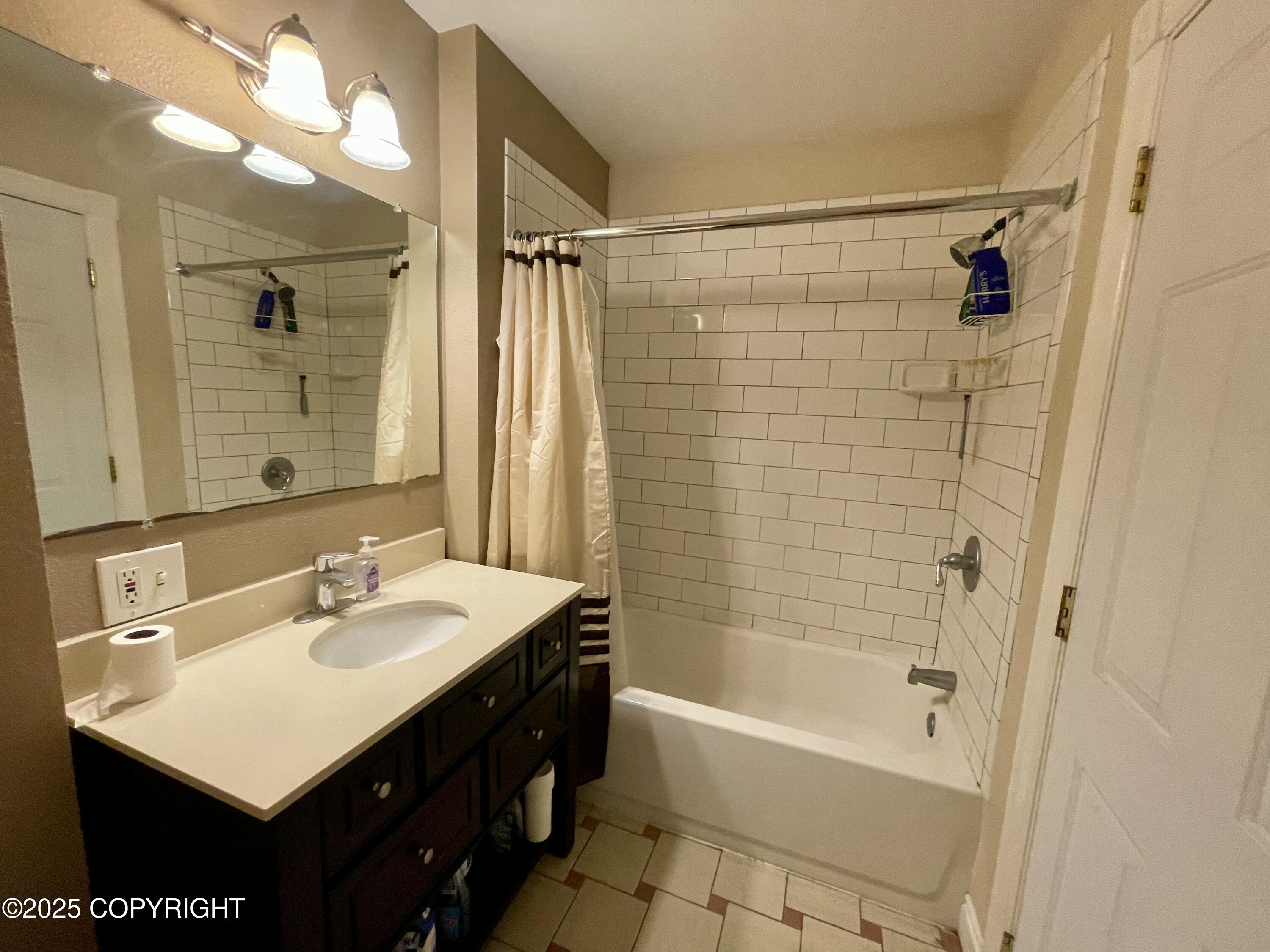 500 Adams Street Property Photo 27
