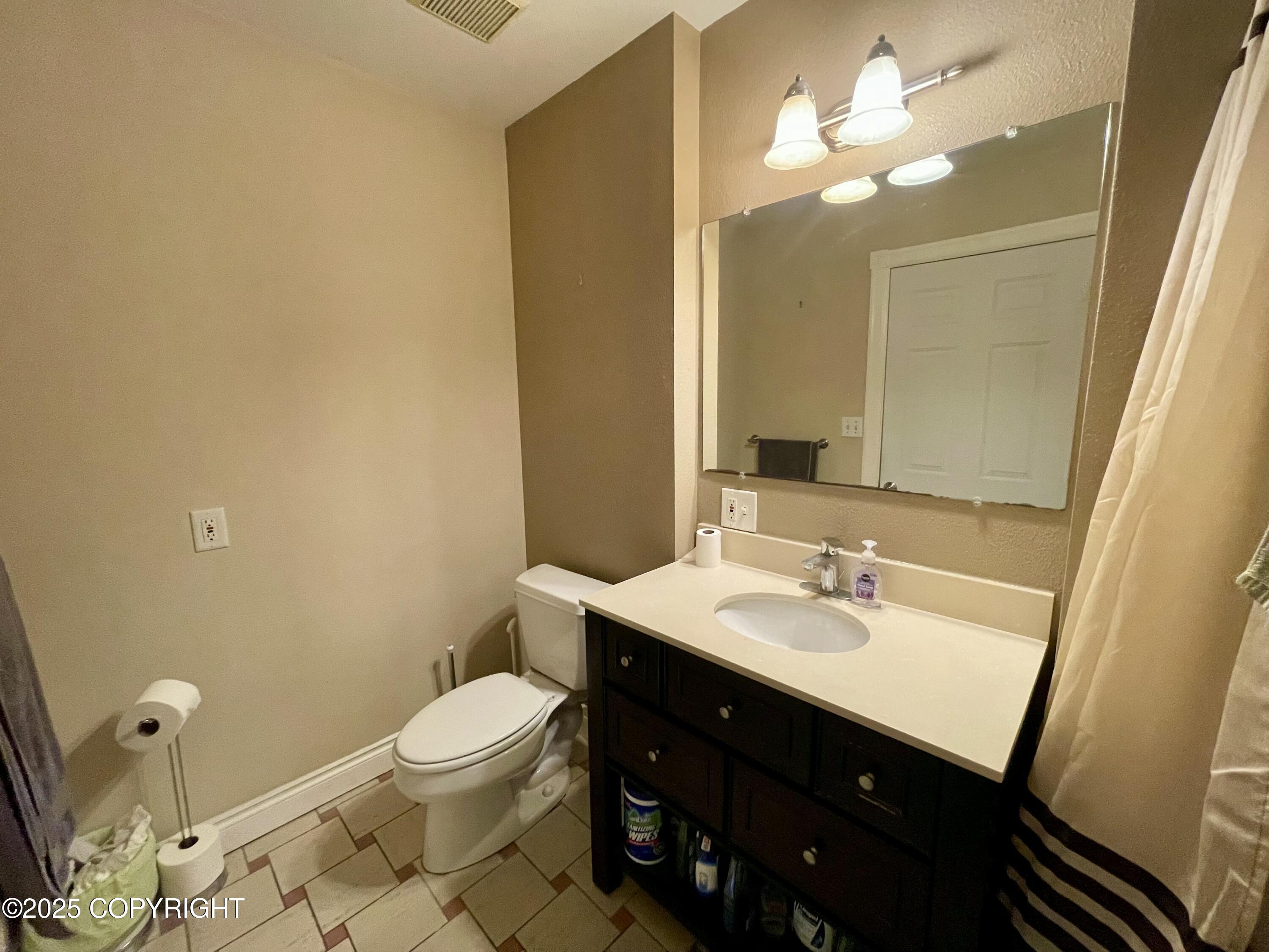 500 Adams Street Property Photo 28