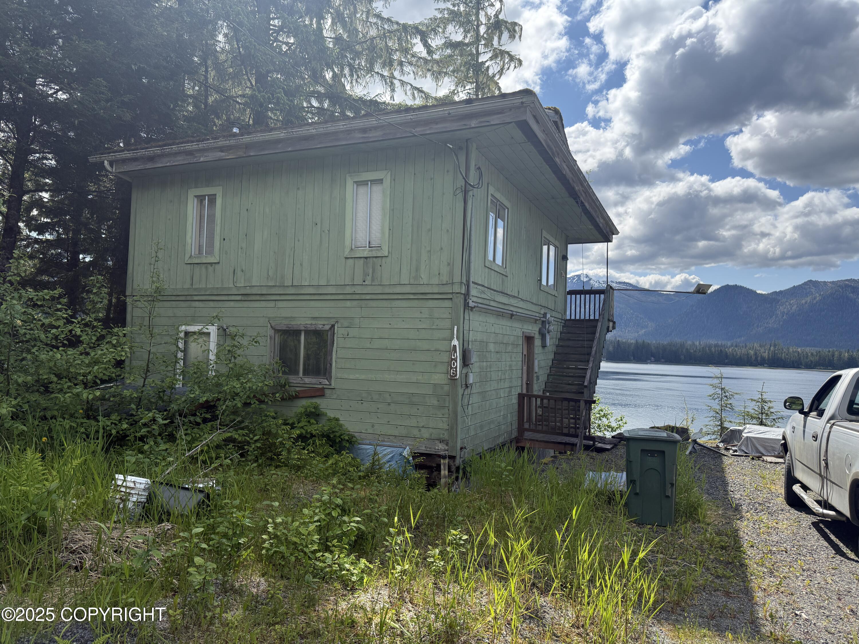 406 Mitkof Highway Property Photo 2