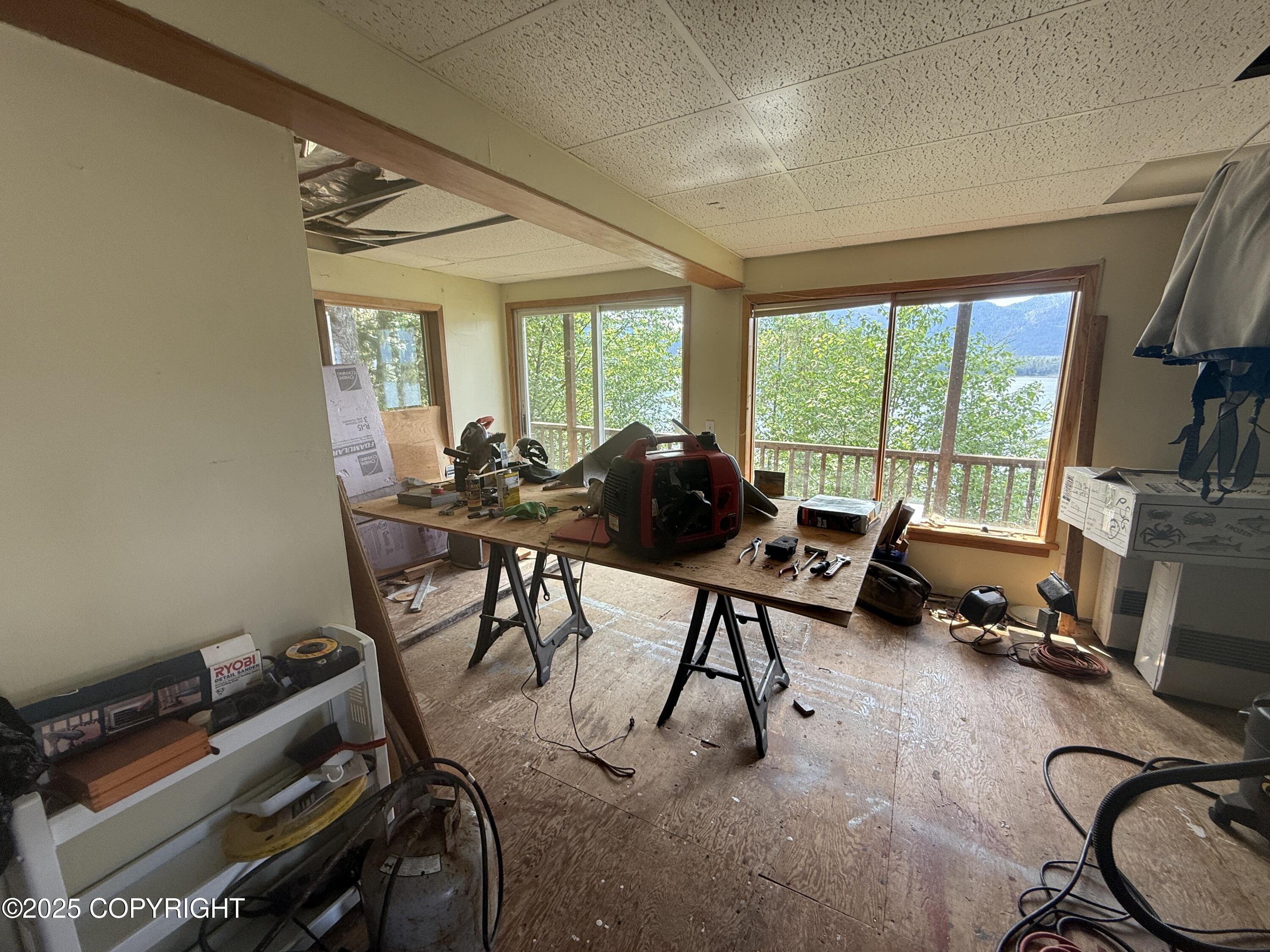 406 Mitkof Highway Property Photo 3