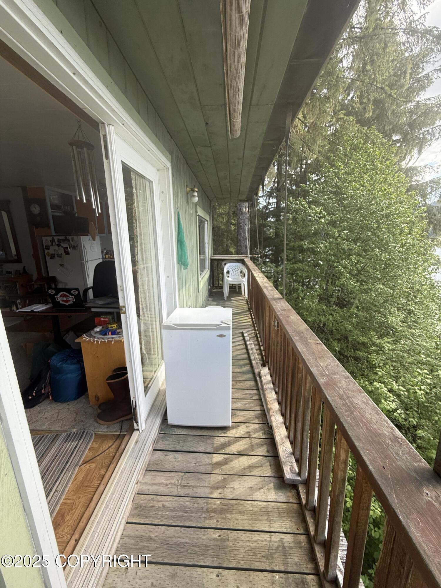 406 Mitkof Highway Property Photo 14