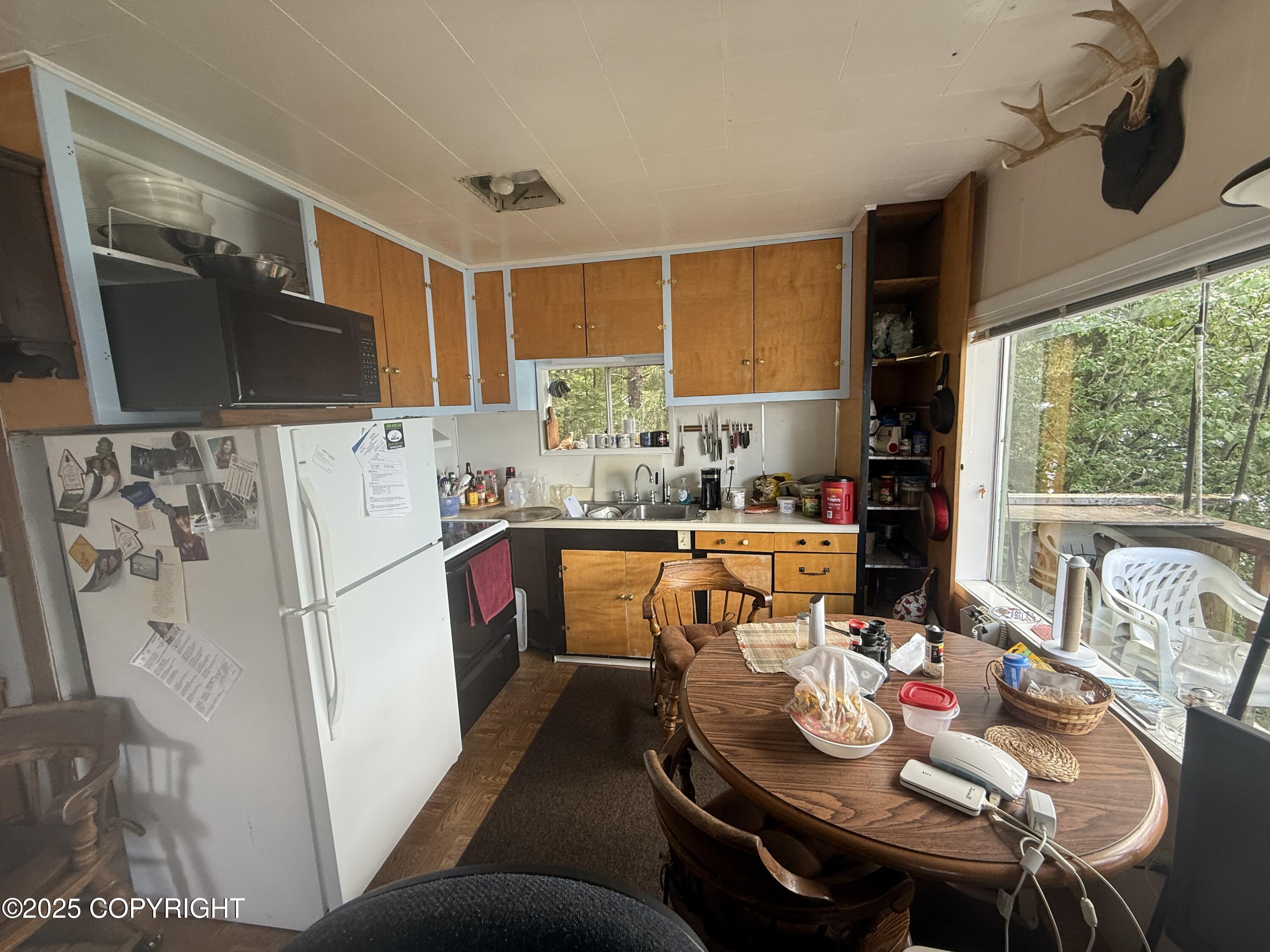 406 Mitkof Highway Property Photo 18