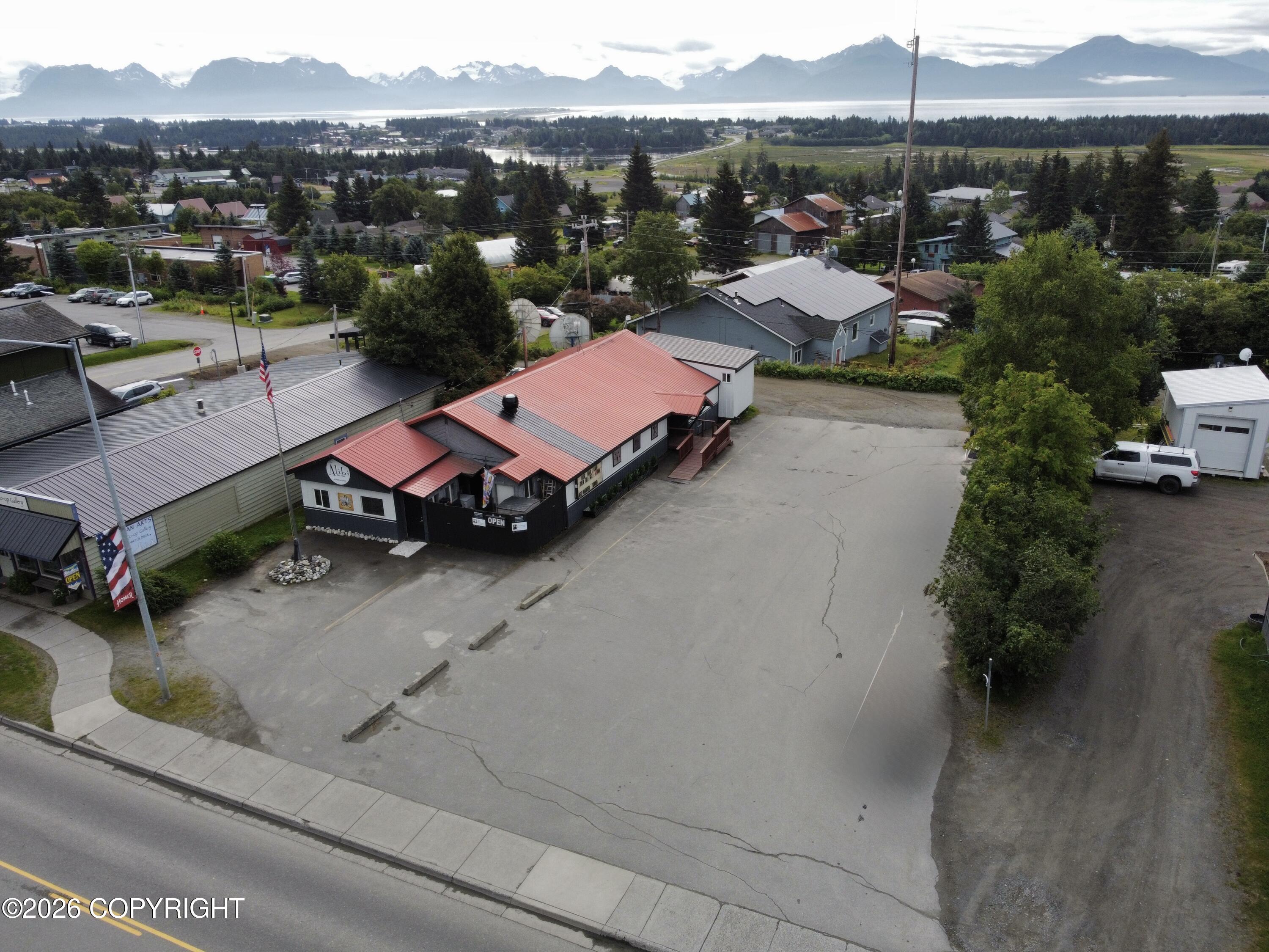 453 E Pioneer Avenue Property Photo 1