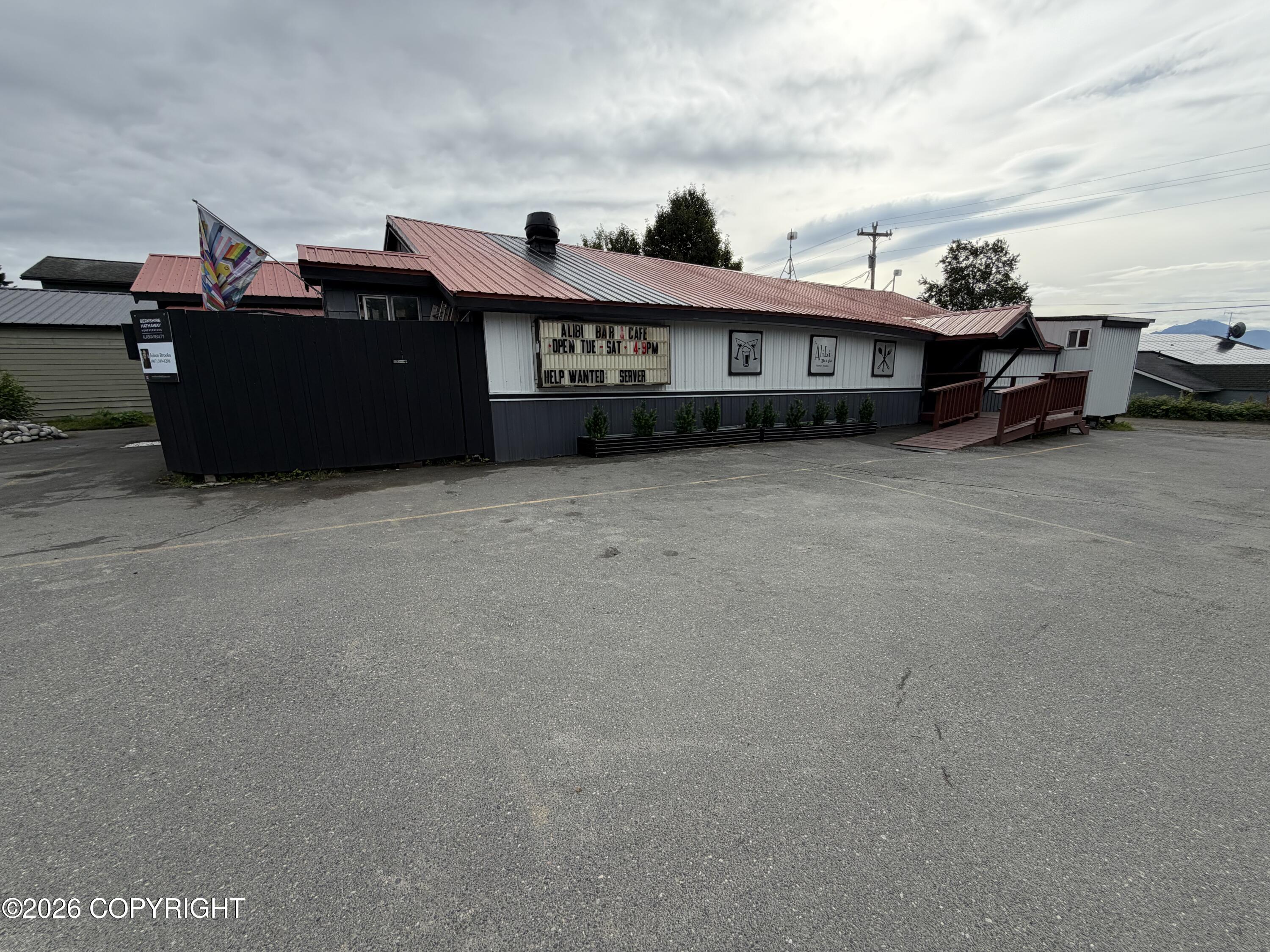 453 E Pioneer Avenue Property Photo 3