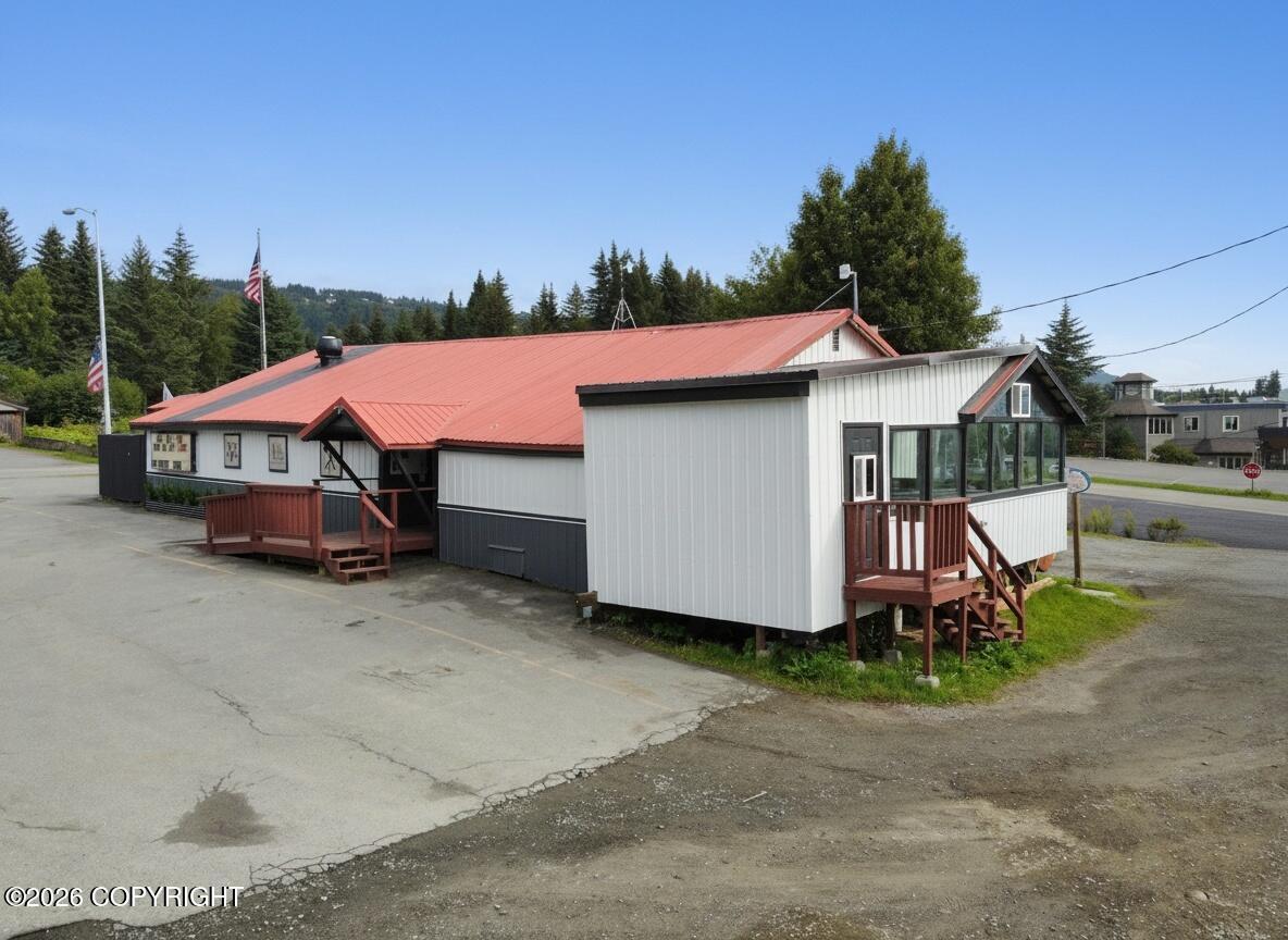 453 E Pioneer Avenue Property Photo 5