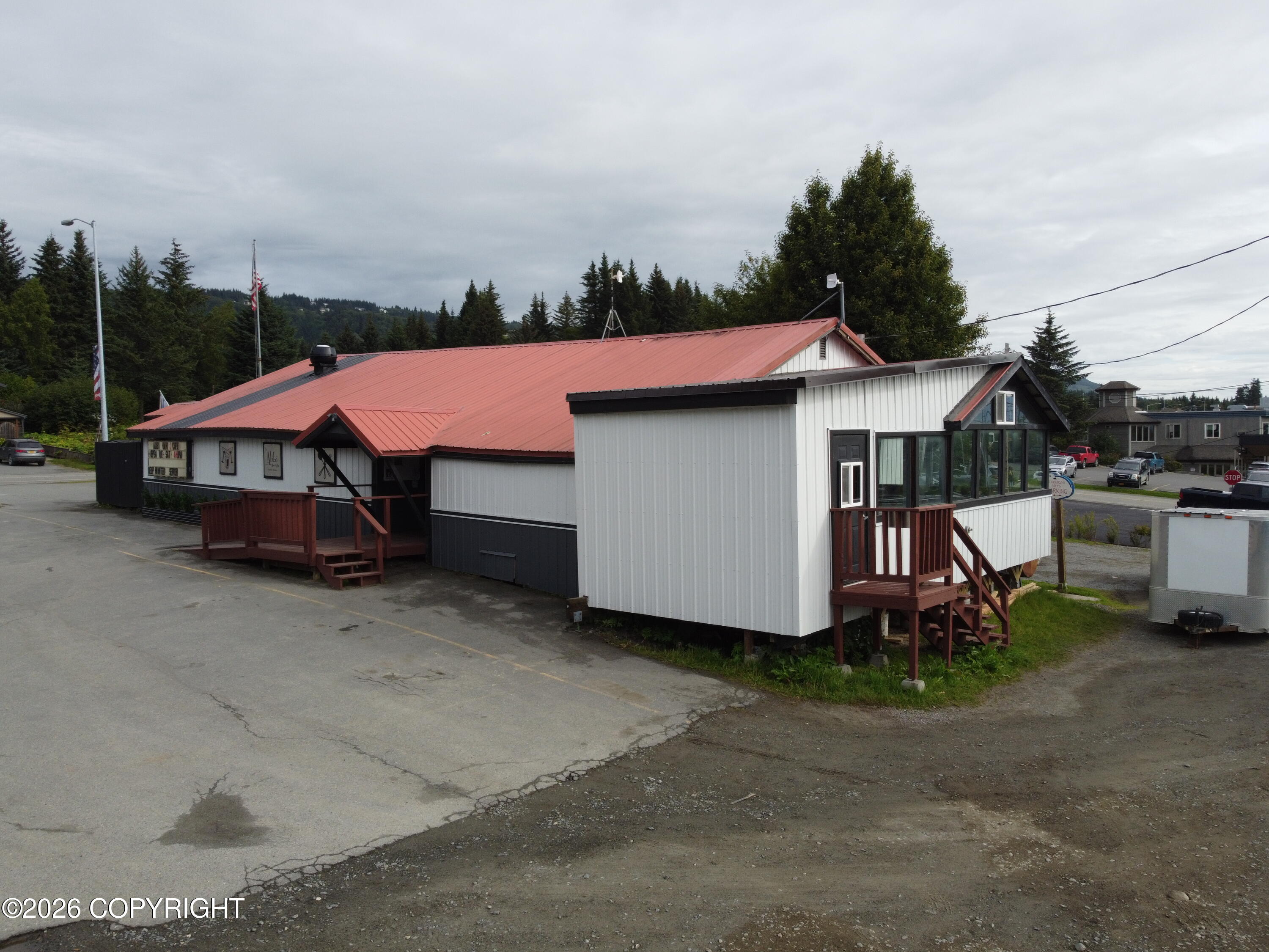 453 E Pioneer Avenue Property Photo 6