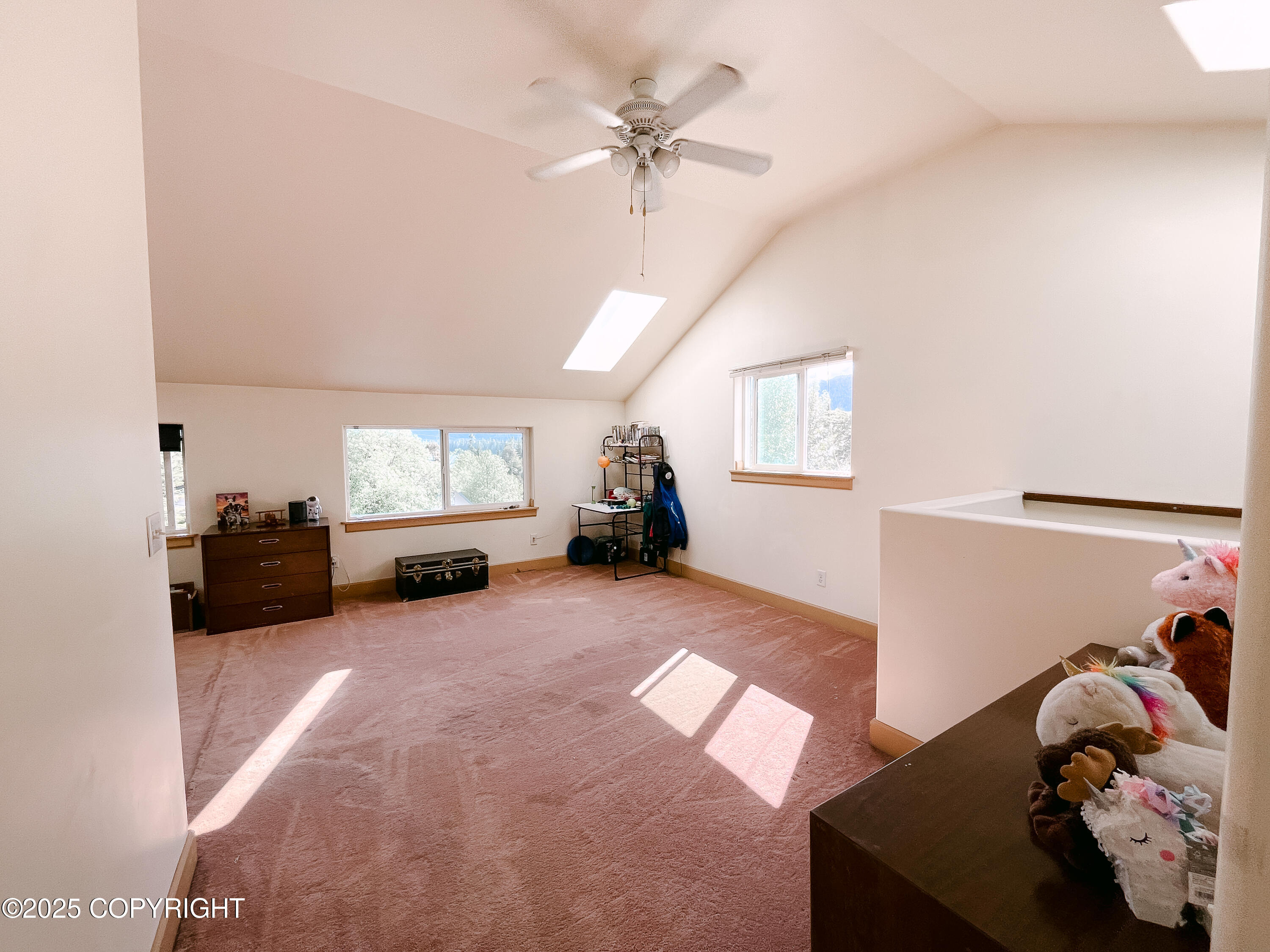 125 Kings Row Property Photo 6