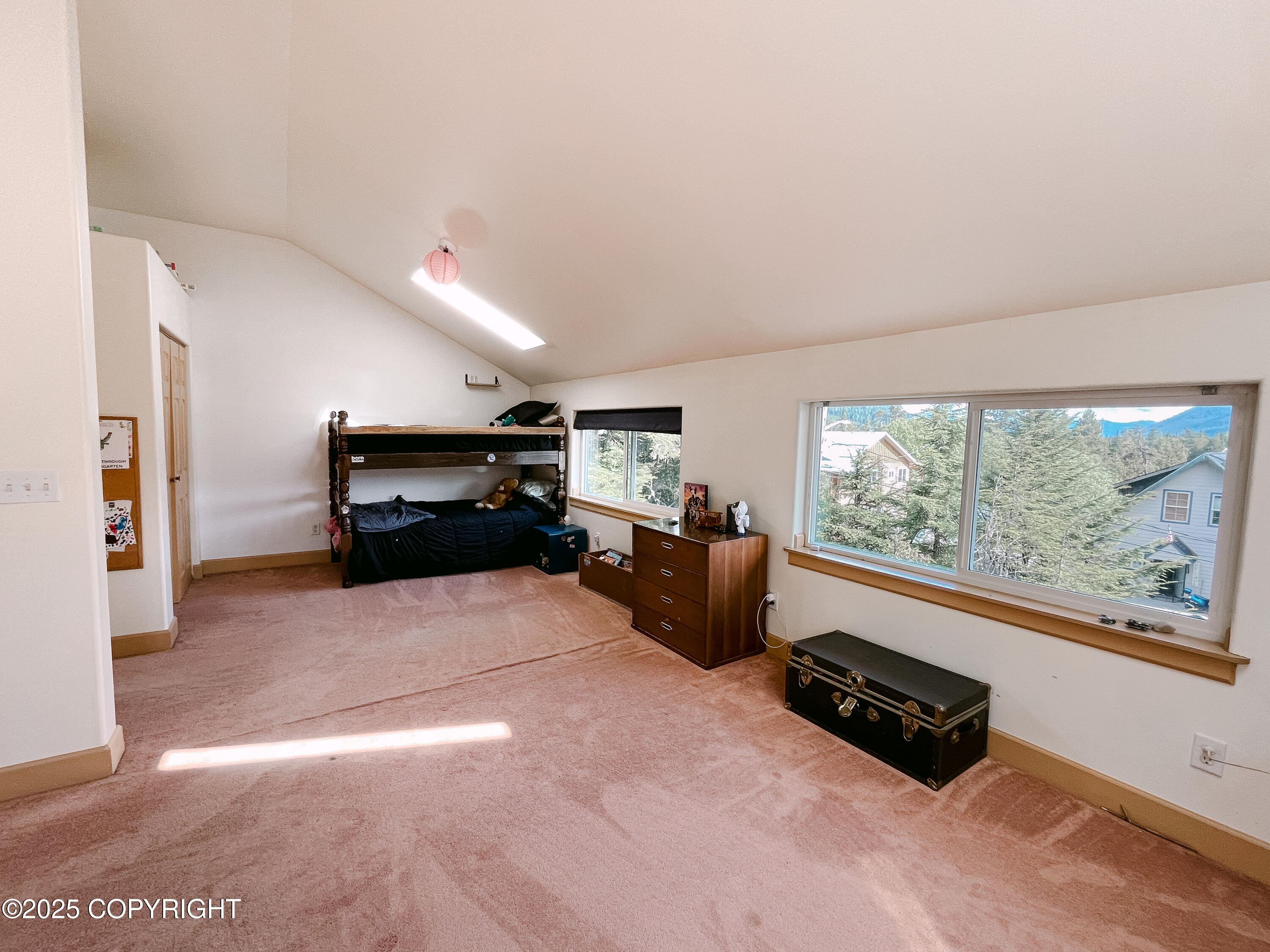 125 Kings Row Property Photo 7
