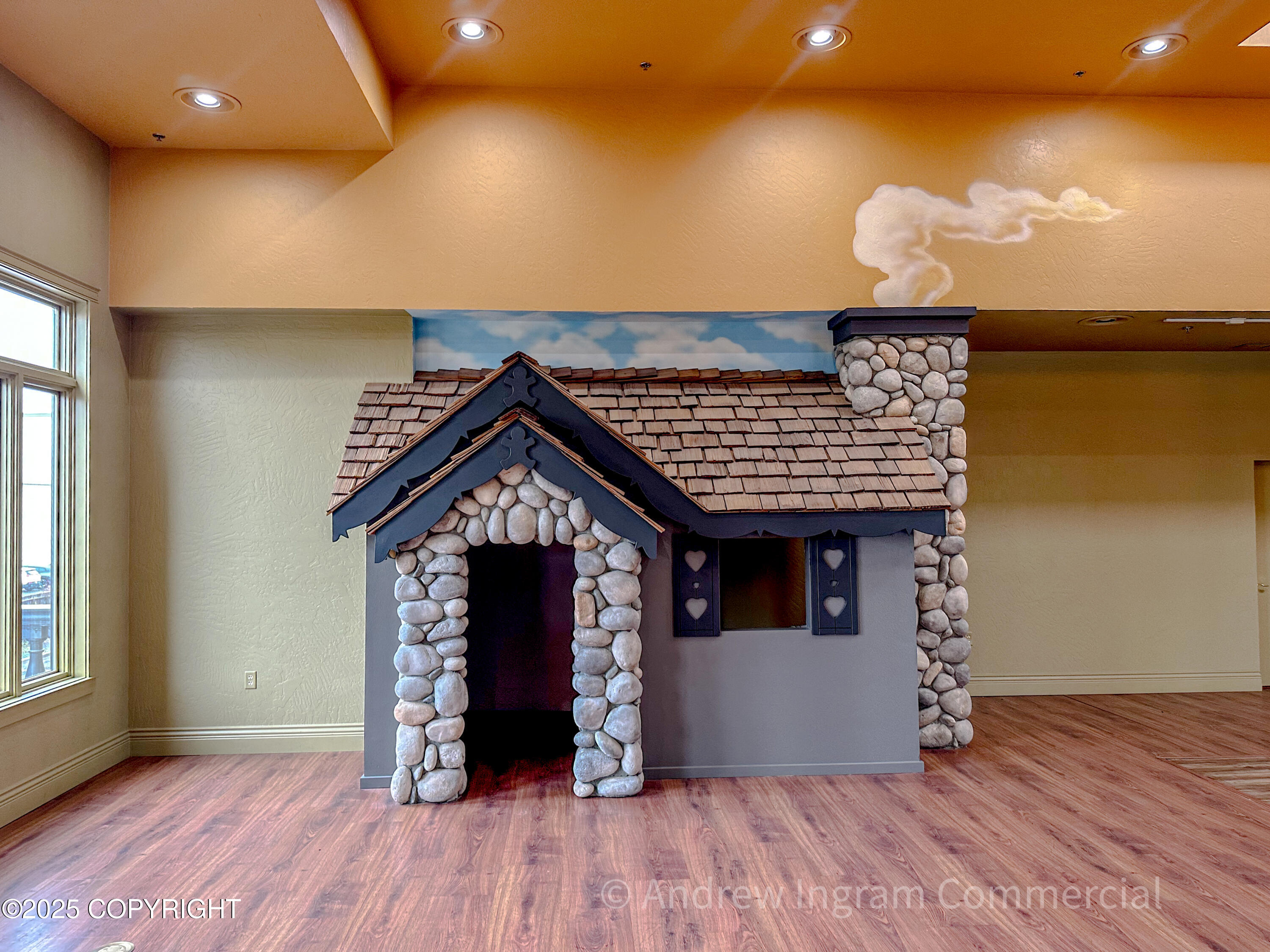 400 W International Airport Road 2nd Floor Property Photo 14