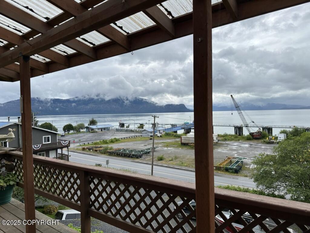 339 Cassiar Street Property Photo 3