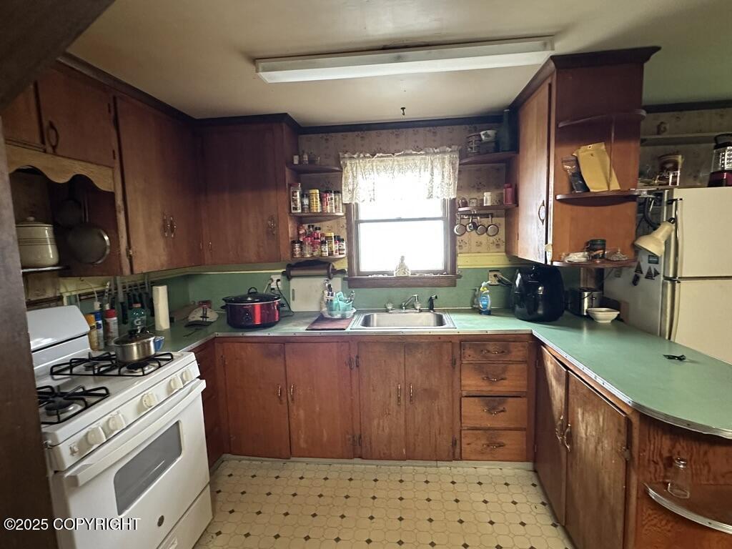 339 Cassiar Street Property Photo 6