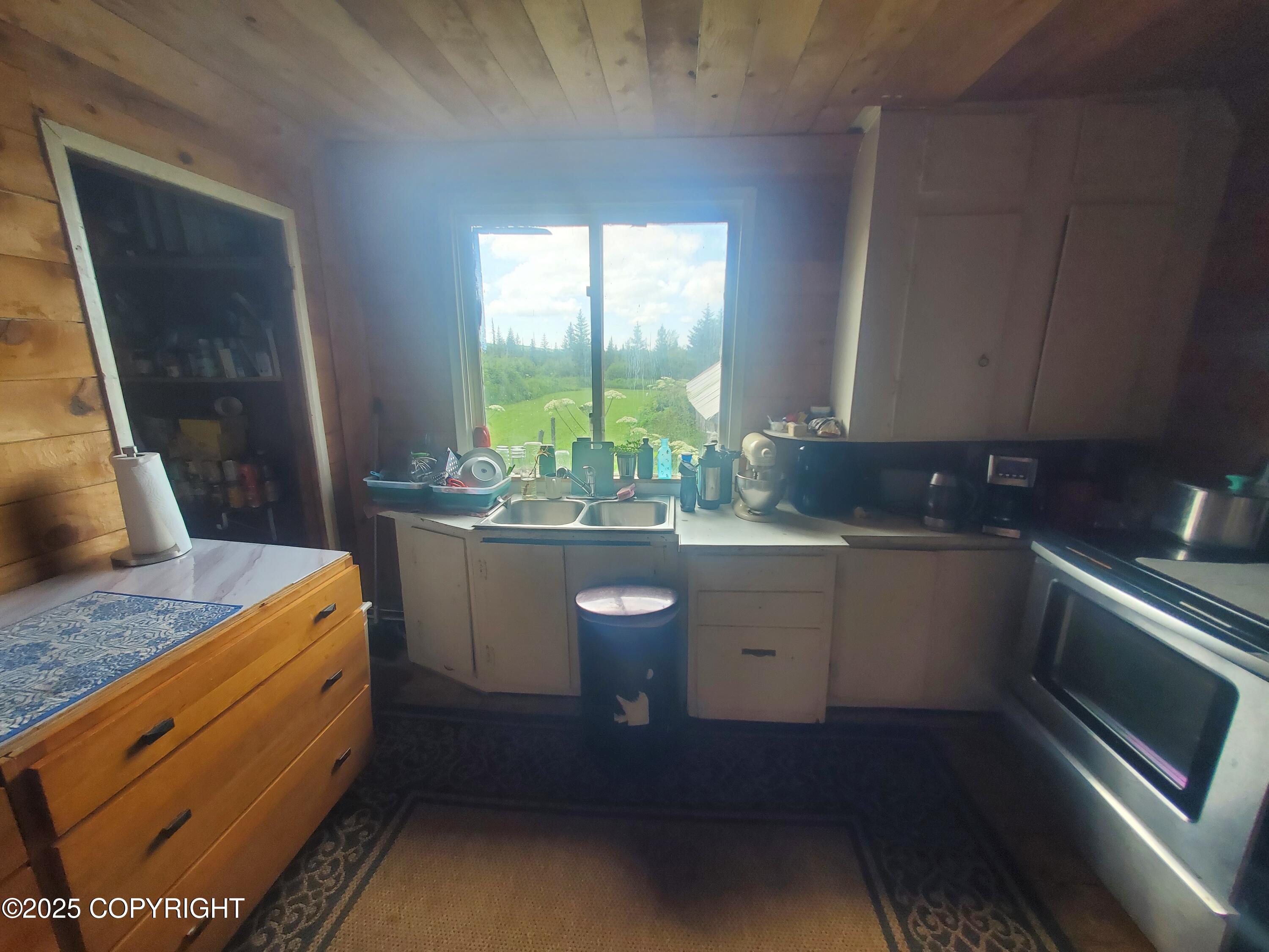 64111 Nikolaevsk Road Property Photo 14