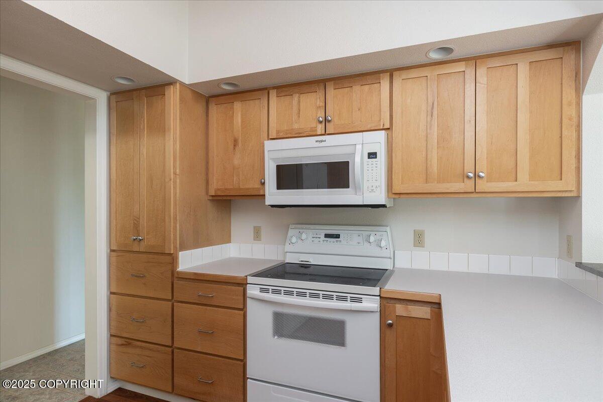 480 Kentshire Drive Property Photo 3